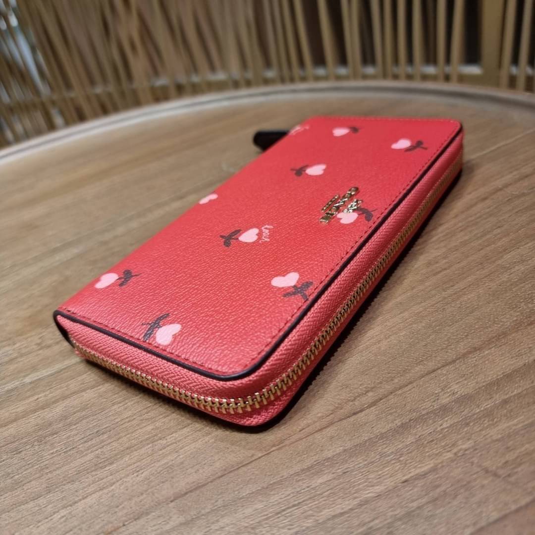 OUTLET 】COACH ACCORDION ZIP WALLET IN SIGNATURE CANVAS F86093 C3287 F98126 กระเป๋าสตางค์ใบยาว น่ารักน่าใช้