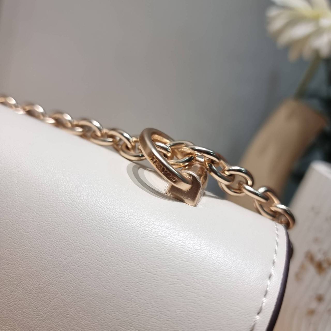 COACH CR528 ELIZA FLAP CROSSBODY IN SIGNATURE CANVAS กระเป๋าสะพายสุดหรู ดีไซน์โลโก้รุ่นใหม่สวยเด่น เกรดท็อปออริ เกรดดีสุด สลับแท้ 1:1