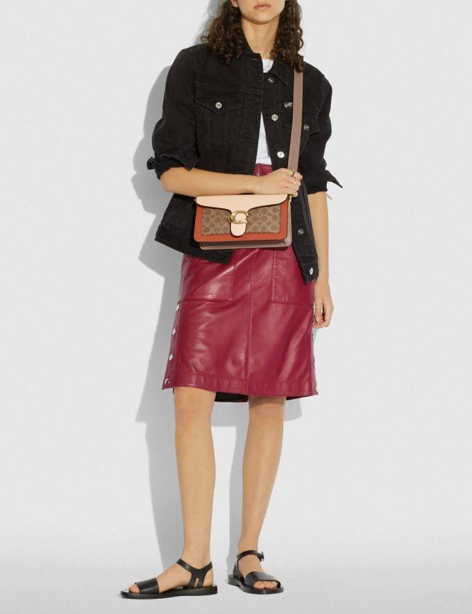 COACH TABBY SHOULDER BAG 26 IN SIGNATURE CANVAS WITH BEADCHAIN (6793,91215) กระเป๋าสะพายไหล่ ดีไซน์วินเทจย้อนยุค สวยคมชัด คลาสสิคใช้ได้ทุกลุค วัสดุหนังแท้สลับหนังแคนวาสเคลือบลาย เปิด-ปิดด้วยแม่เหล็กในตัว รับรองแน่นหนา ด้านหลังมีช่องแยก ภายในเป็นช่องโล่ง ข