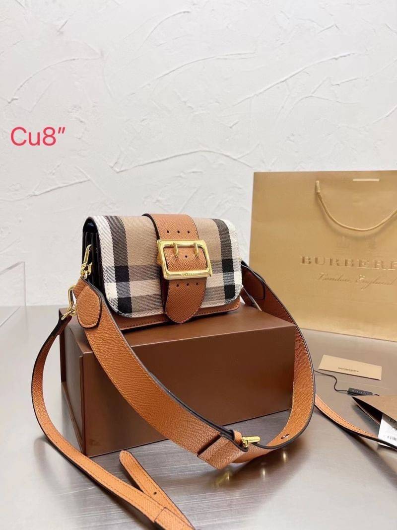 Burberry House Check Buckle Bag / The Small BB Buckle bag in House Check and Leather ปังไม่ไหววว ใครจะกล้าต้าน! มาใหม่ งานเรียบหรูลงตัวสุด ให้ความวินเทจนิดๆ ติดโมเดิร์นหน่อยๆ ได้ทุกลุค เกรดงานสวย.น่ารักมากๆ ใช้ได้ Everyday Look เลยค่า
