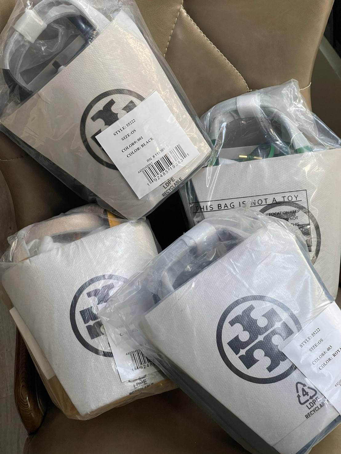 ของแท้ 💯% Tory burch miller mini bucket bag กระเป๋าทรงคลาสสิคจากTory burch มาพร้อมกับรูปทรงถัง ขนาดน่ารักกำลังดี