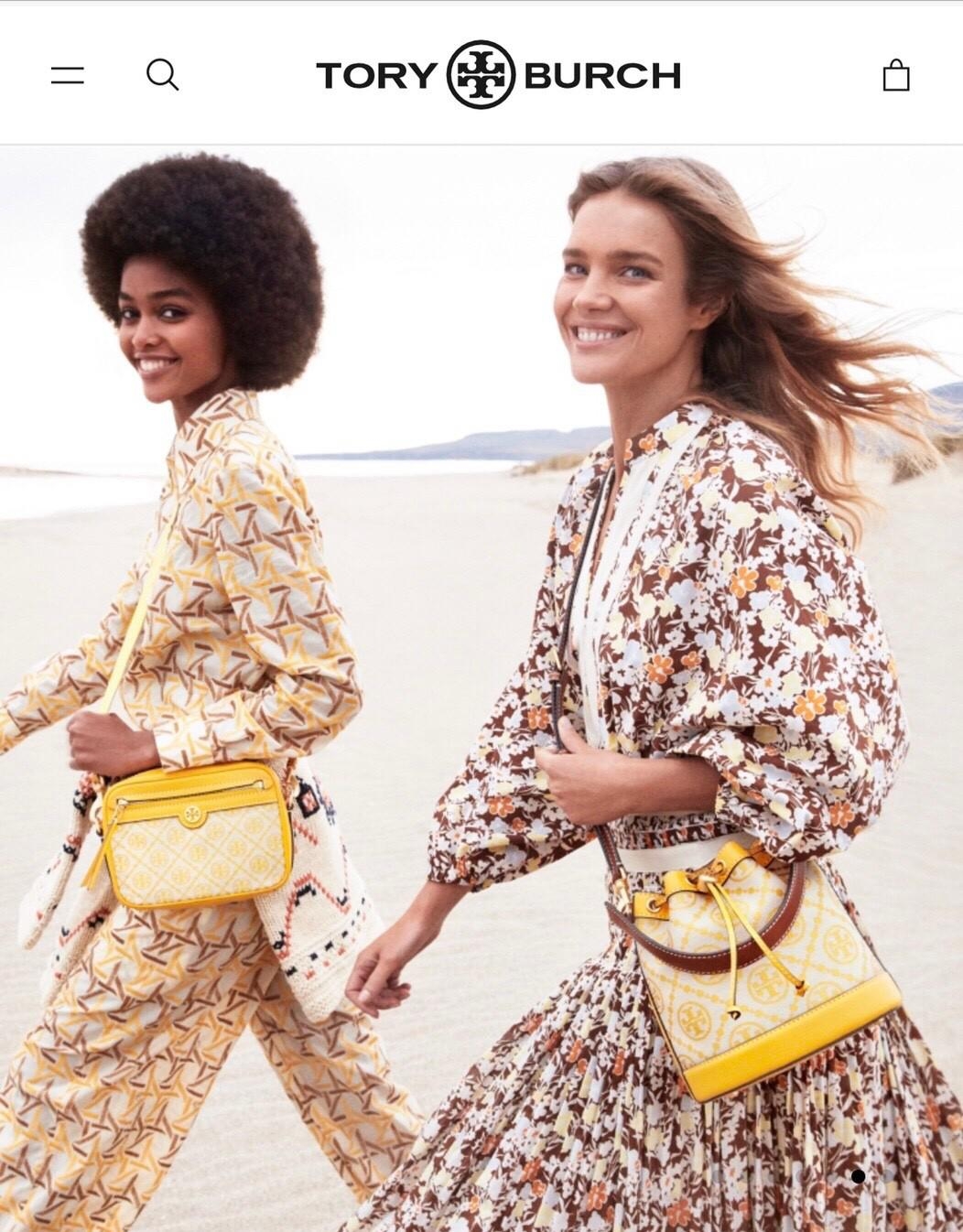 Tory Burch T- Monogram Jacquard Camera Bag กระเป๋าถือหรือสะพายข้าง ปักษ์ลายแบรนด์ วัสดุ Canvas ปักษ์ลายแบรนด์