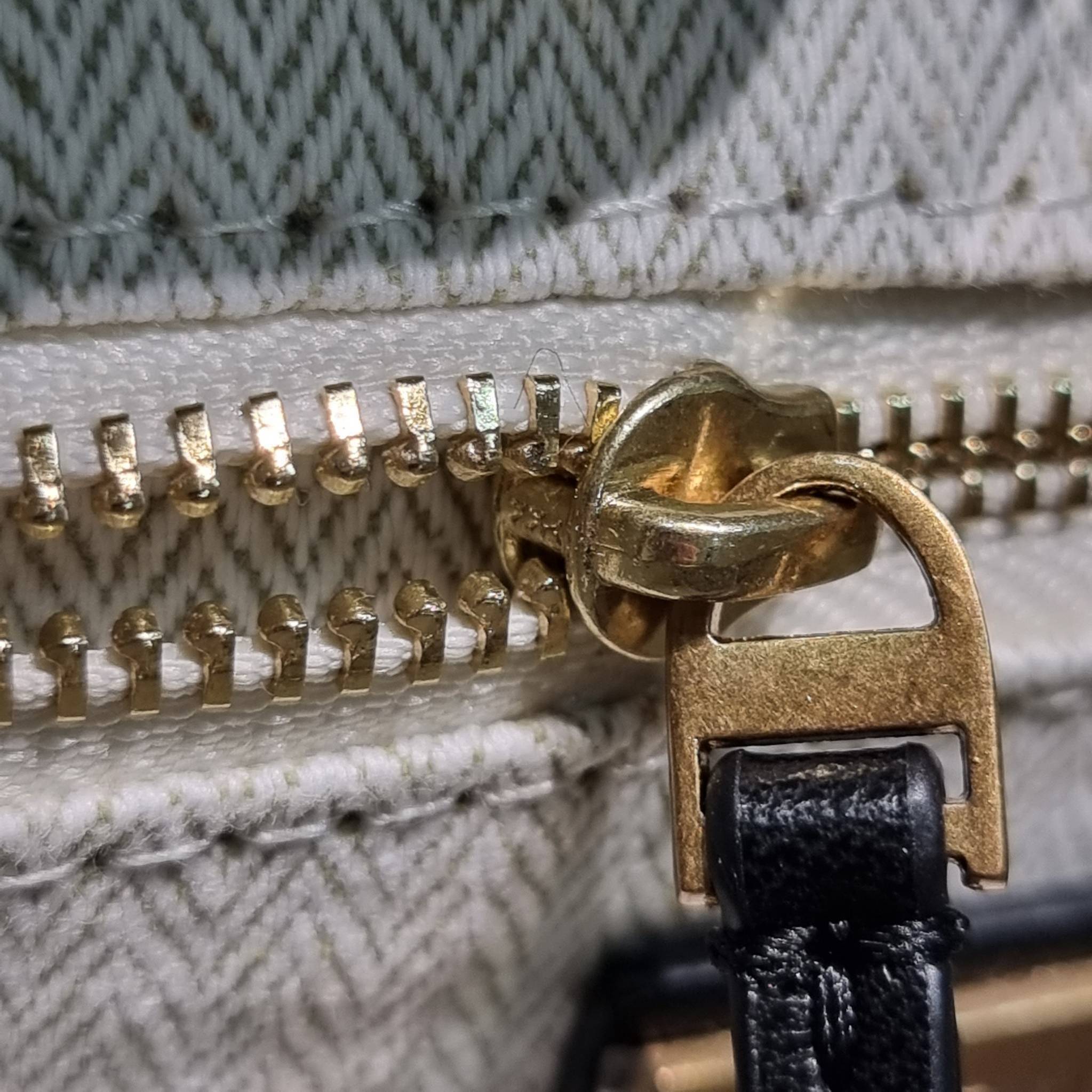 TORY BURCH KIRA CHEVRON SMALL CAMERA BAG / TORY CAMERA BAG / TORY BAG พร้อมส่ง 4 สี กระเป๋าสะพายทรงกล้อง ขนาดกะทัดรัด ไซส์สะพายคล่องตัว ดูหรู ลูกคุณหนู