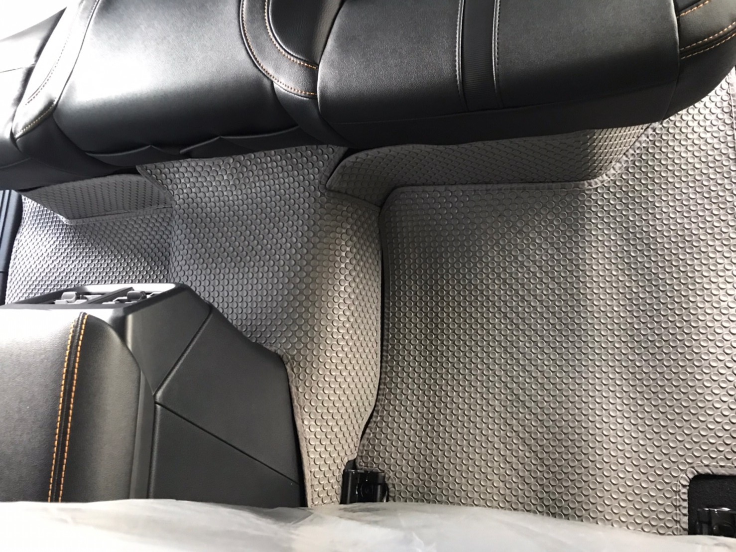 ยางปูพื้นรถยนต์ FORD NEXT-GEN RANGER 4D 2023 พรมกระดุมเม็ดเล็ก เข้ารูป ตรงรุ่นรถ เต็มคัน