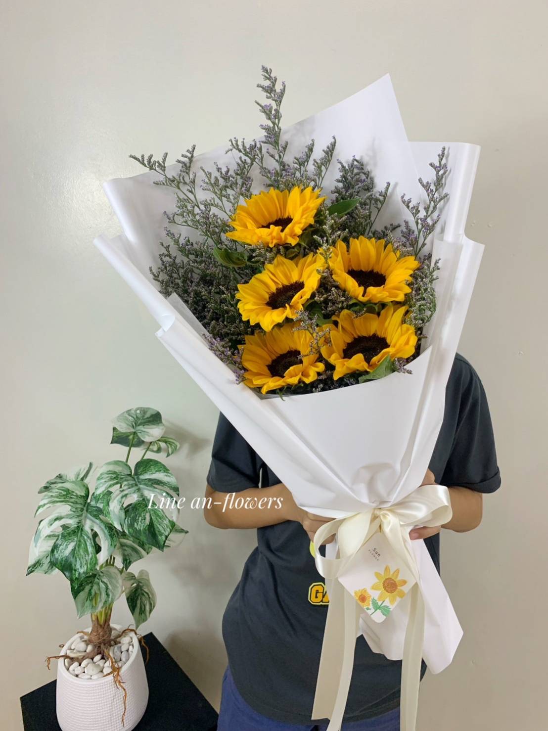 ช่อดอกไม้ ดอกทานตะวัน กระดาษขาว