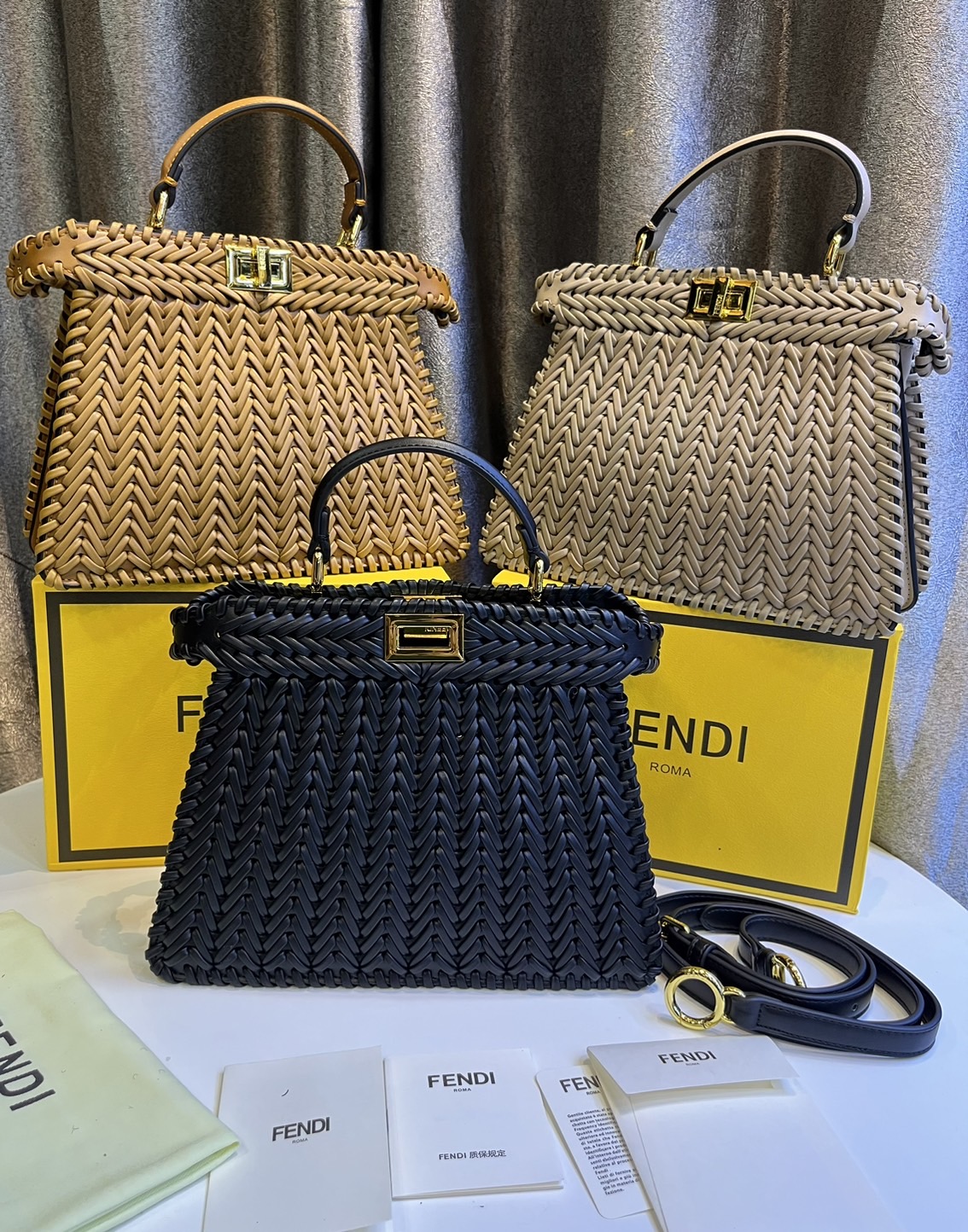 พร้อมส่ง 3 สี FENDI Peekaboo ISeeU Medium interlace leather bag กระเป๋าสะพายดีไซส์สาน ใช้ได้ 2 ด้าน 🧡 เกรดออริจินอล 1:1 สลับแท้