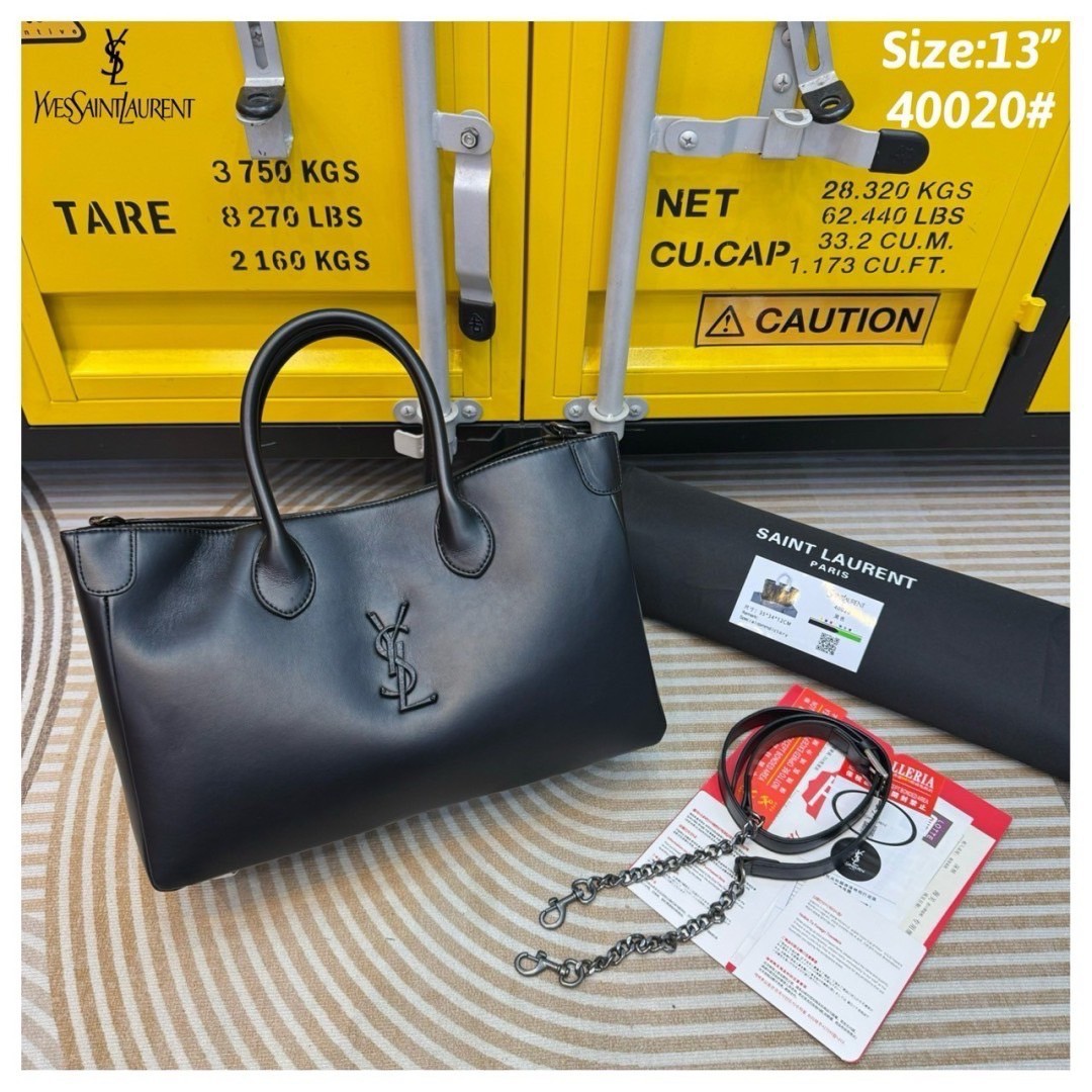 YSL Raphael Tote Bag กระเป๋าสะพายทรงโท้ทคอลใหม่ ขนาดกำลังสวย จุของได้เต็มที่ รูปทรงคลาสสิคชวนใช้ แต่งโลโก้หนังยับโดดเด่นเป็นเอกลักษณ์