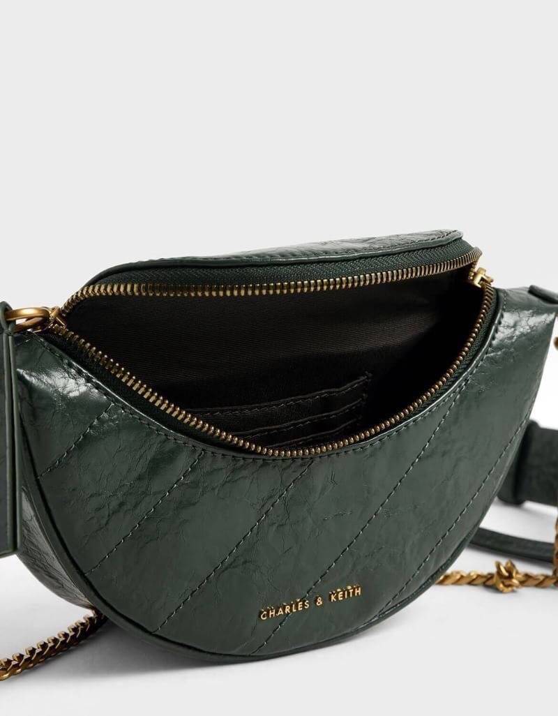 CHARLES & KEITH WRINKLED EFFECT RING ZIP TASSEL CROSSBODY BAG กระเป๋าสะพาย/คาดเอว/คาดอกรุ่นใหม่ล่าสุด เปิด-ปิดด้วยซิป ภายในโล่งกว้างมีช่องเล็กใส่บัตร จุของได้เยอะ ดีไซต์เก๋ไม่ซ้ำใคร มาพร้อมสายสะพาย 2 สายให้เลือกสะพายได้หลากหลายแบบไม่มีเบื่อแน่นอนจ้า