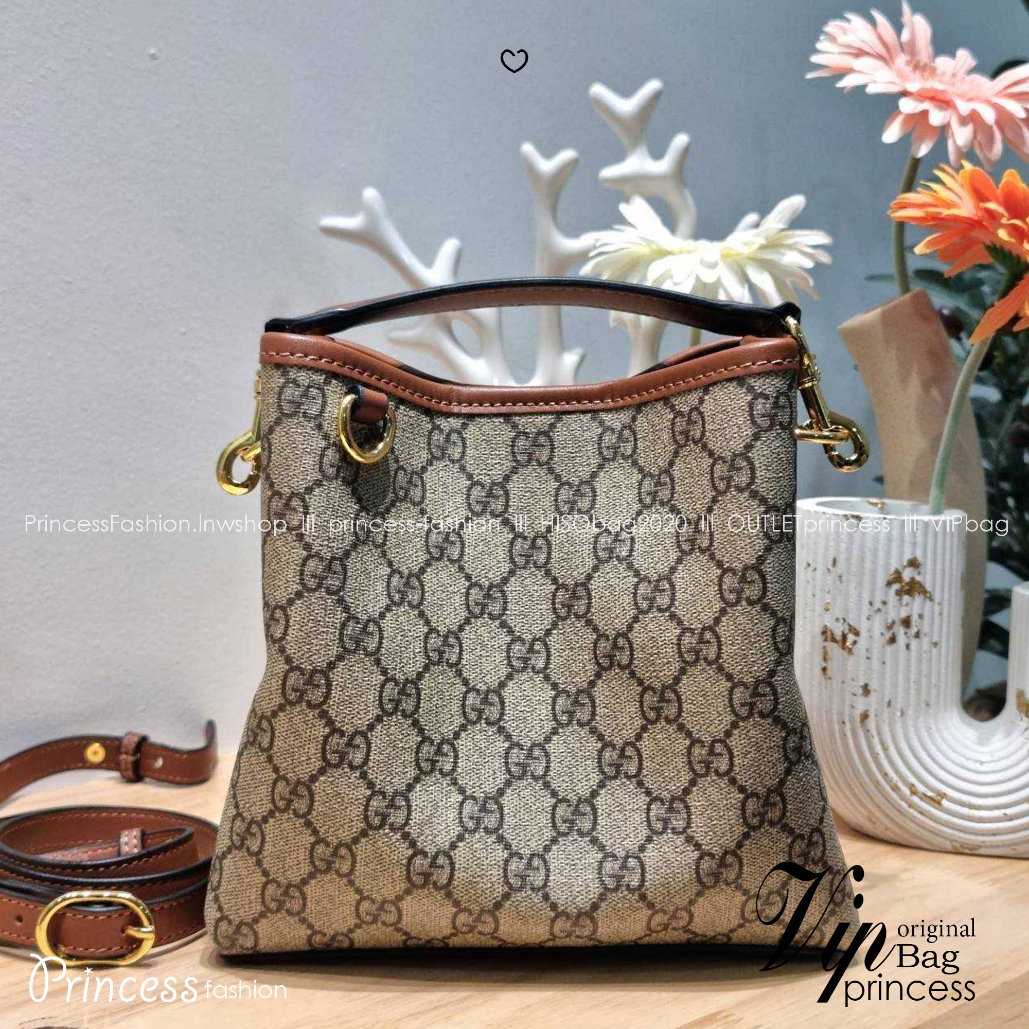 GUCCI GG Emblem mini bucket bag ดีไซน์คลาสสิคคงความเอกลักษณ์ กับรูปแบบใหม่กระเป๋าถือ/สะพายทรงบัคเก็ต ขนาดกำลังน่าใช้มากๆ