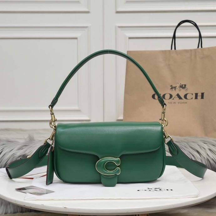 COACH PILLOW TABBY SHOULDER BAG 26 ไซส์ใหญ่ จุของได้ล้นๆ มาใหม่ขายดีที่สุด หนัง nappa หนานิ่ม นุ่มมากๆ พร้อมโลโก้รุ่นใหม่ด้วยเช่นกัน เพิ่มความหรู ดูดีเข้าไปอีกค่ะ