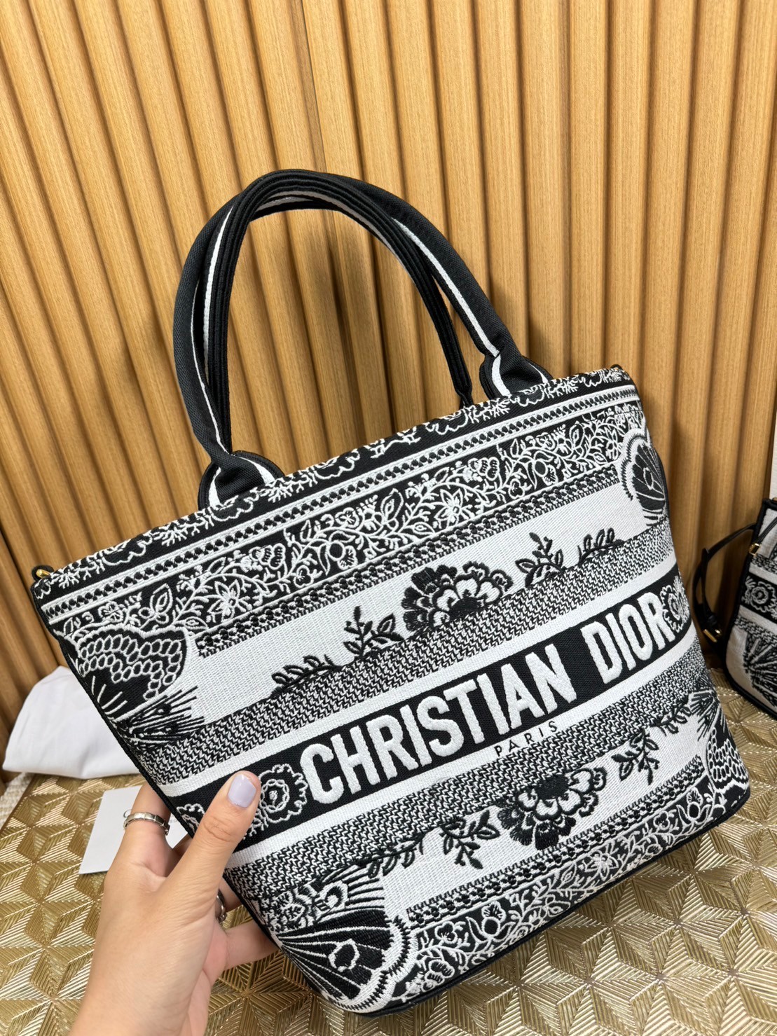 DIOR NEW LINE TOTE / DIOR KID TOTE กระเป๋าทรงโท้ทรุ่นใหม่ เอกษณ์ความหรูหรา โดดเด่นสวยงาม เกรดออริ 1:1 ใช้งานต่างประเทศได้