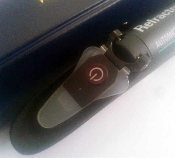 เครื่องวัดความเค็มน้ำ น้ำเกลือ ช่วงค่า 0-10% (0-100 ppt) ใช้ในการเพาะเลี้ยงสัตว์น้ำเค็ม บ่อกุ้ง บ่อปลา วัดน้ำทะเล แบบมีหลอดไฟในตัว