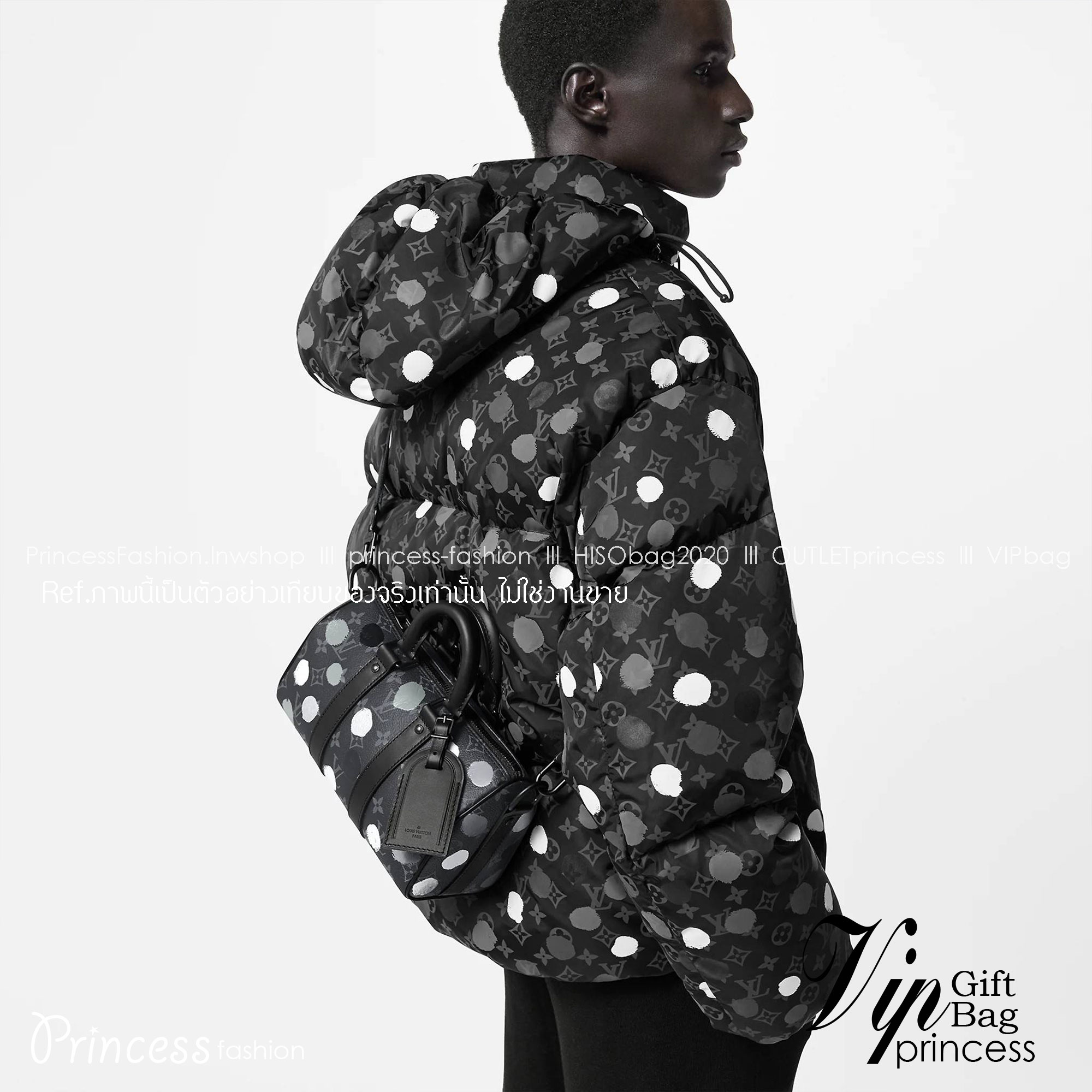 LV x YK KEEPALL BANDOULIERE 25 BAG ย่อส่วนความเท่ให้สะดวกกับชีวิตประจำวัน กับกระเป๋าสะพาย ทรงกระเป๋าเดินทางสุดคลาสสิค ด้วยดีเทลความเป็นเอกลักษณ์ เรียบแต่หรู