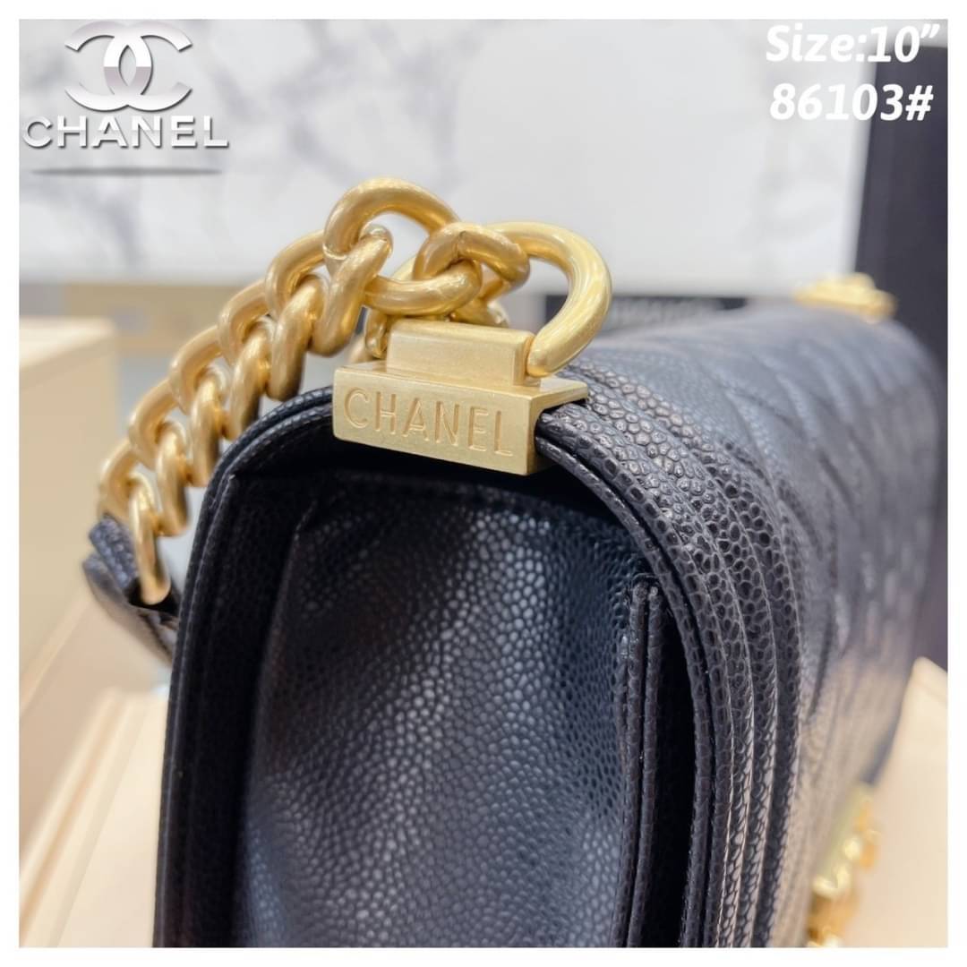 Chanel Boy 10" พร้อมส่งที่ไทย รุ่นสุดฮอต อะไหล่สีทองสุดหรู วัสดุหนังลายคาร์เวีย ทรงคลาสสิคที่สาวๆห้ามพลาด!! ในราคาสุดคุ้ม