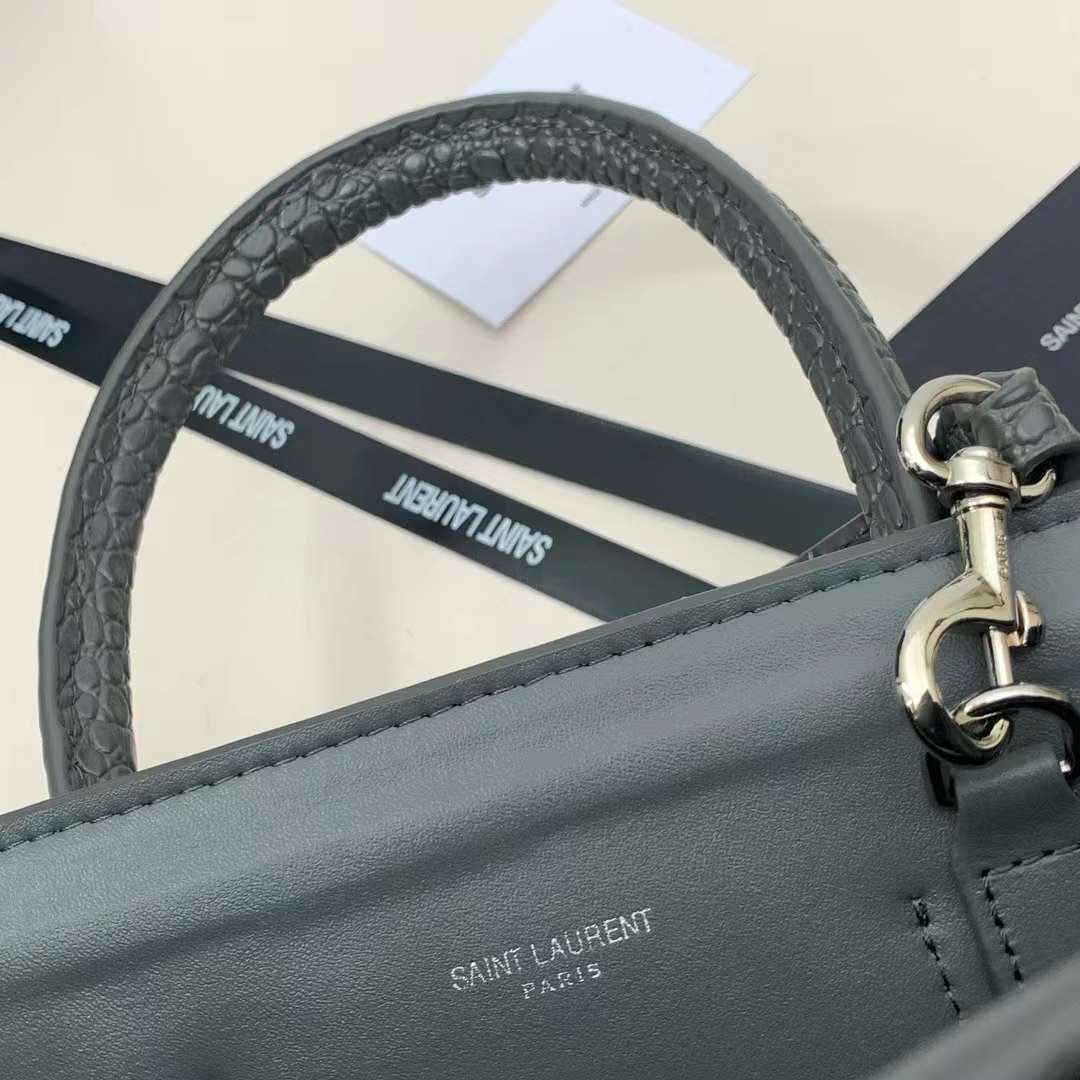 YSL TOTE BAG / SAC DE JOUR BABY IN CROCODILE LEATHER กระเป๋าสะพายทรงโท้ท หนังลายจระเข้สวยหรู จุของได้เยอะ เกรดออริ 1:1 เทียบแท้ ภาพถ่ายจากงานขายจริง ใช้งานต่างประเทศได้