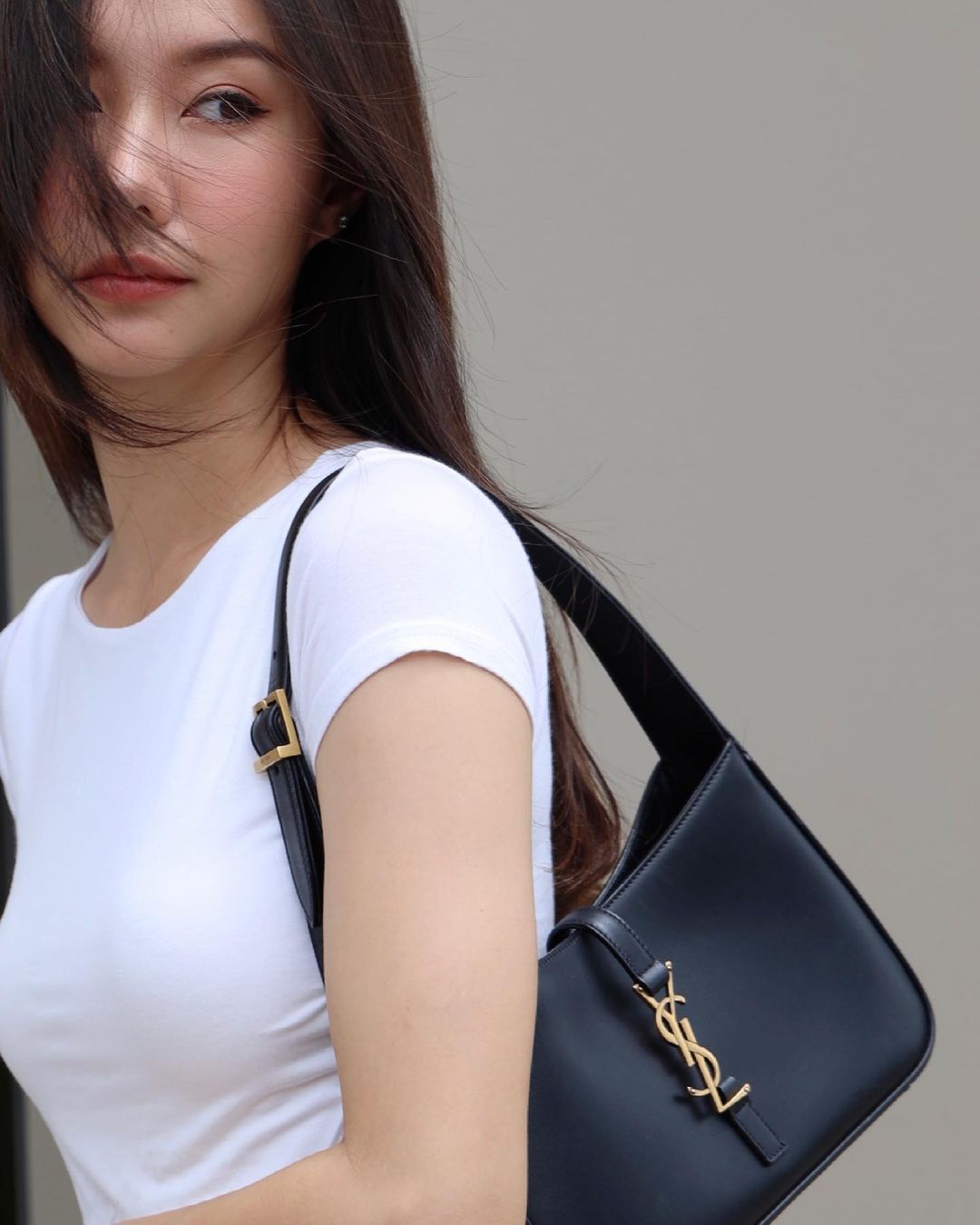 VIP 】หนังแท้ YSL SAINT LAURENT Le 5 à 7 leather shoulder bag