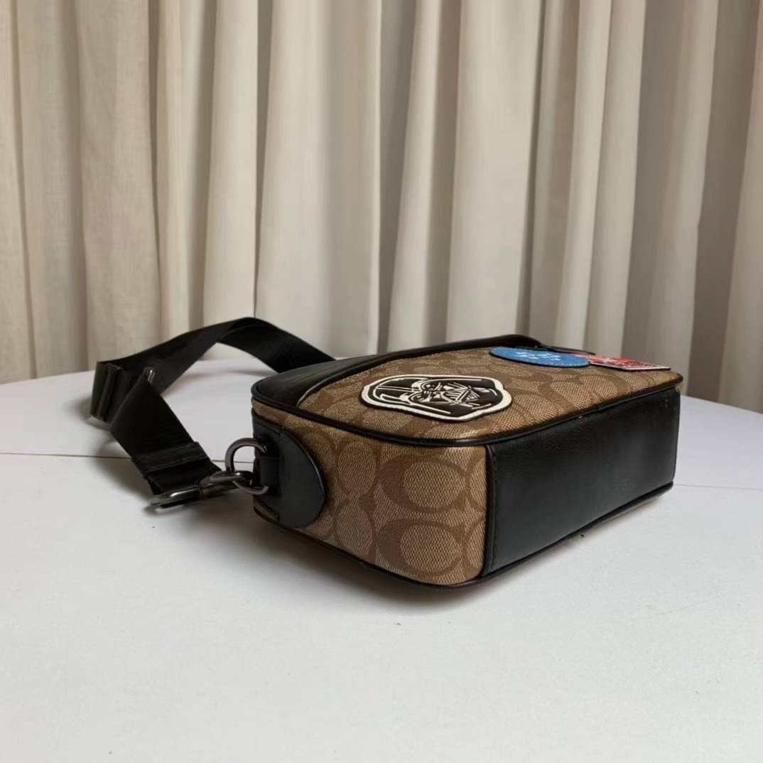 COACH STAR WARS X COACH GRAHAM CROSSBODY IN SIGNATURE CANVAS WITH PATCHES (COACH F89188)