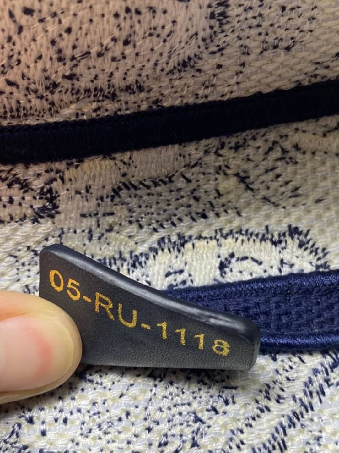 หนังแท้ DIOR SADDLE BAG Toile de Jouy Embroidery กระเป๋ารุ่นยอดนิยมตามแบบฉบับแบรนด์ พร้อมส่งที่ไทย เกรดออริจินอลหนังแท้ ภาพสินค้าถ่ายจากงานขายจริง ใช้งานต่างประเทศได้ค่ะ