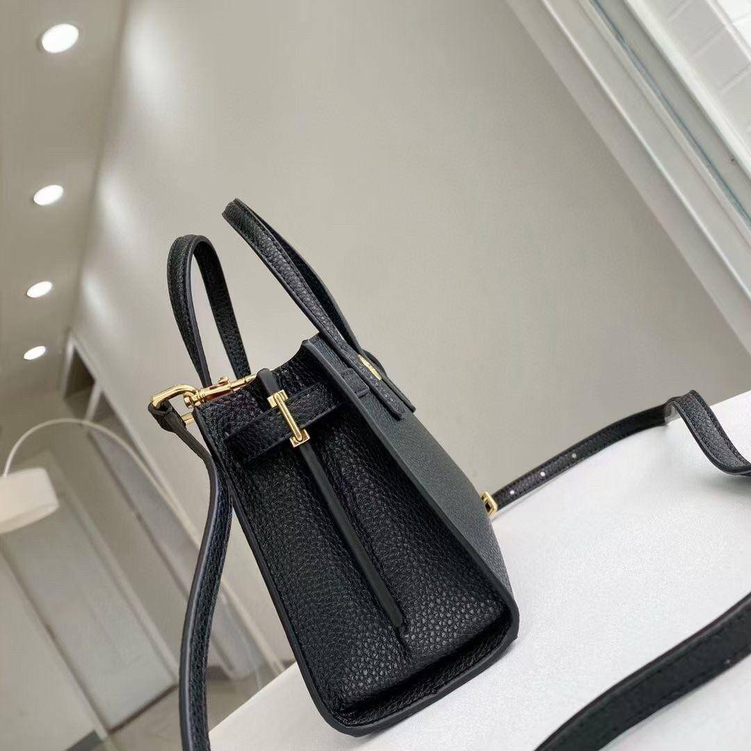 ของแท้ 💯% 】Tory walker Micro Satchel กระเป๋าถือหรือสะพายไหล่ วัสดุหนังแท้ ด้านหน้าประดับโลโก้แบรนด์ อะไหล่ทองสวยหรู