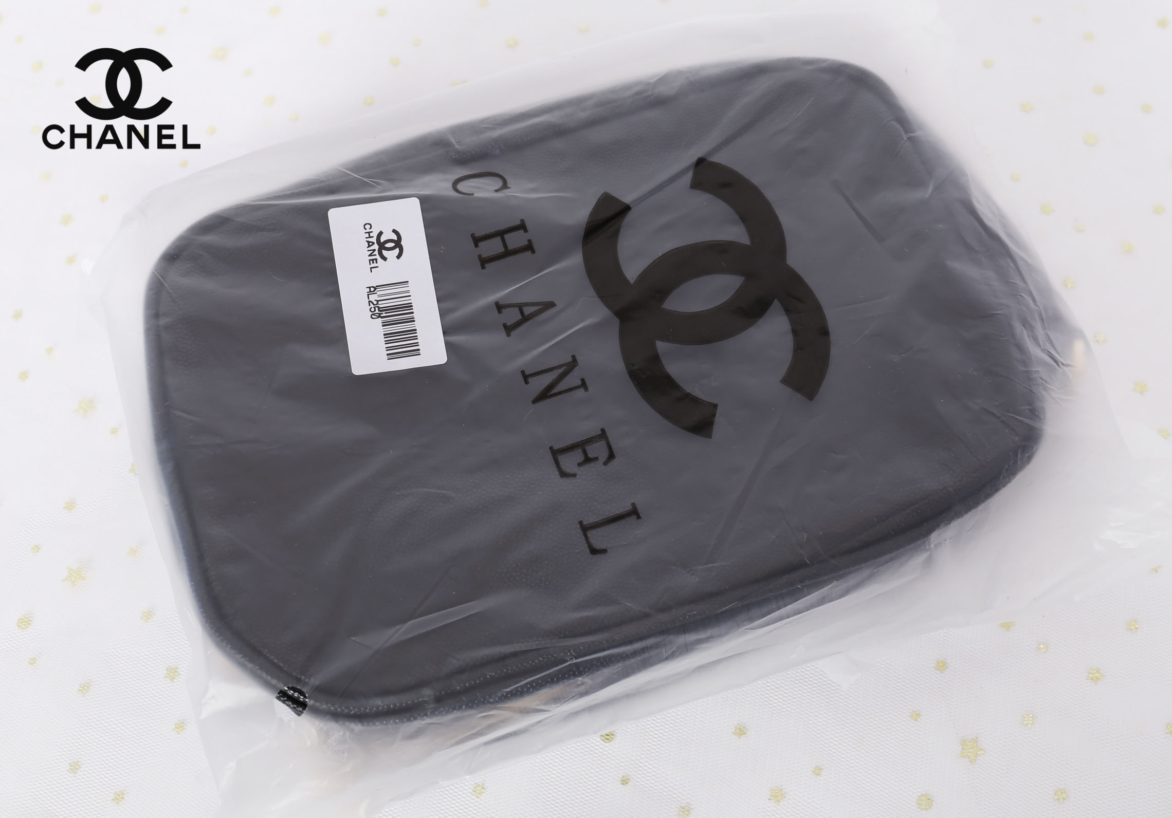 CHANEL Caviar Handbag Crossbody bag / Chanel Shoulder Bag With 2Straps กระเป๋าสะพาย หนังลายคาเวียร์ทั้งใบด้านหน้ามีโลโก้แบรนด์