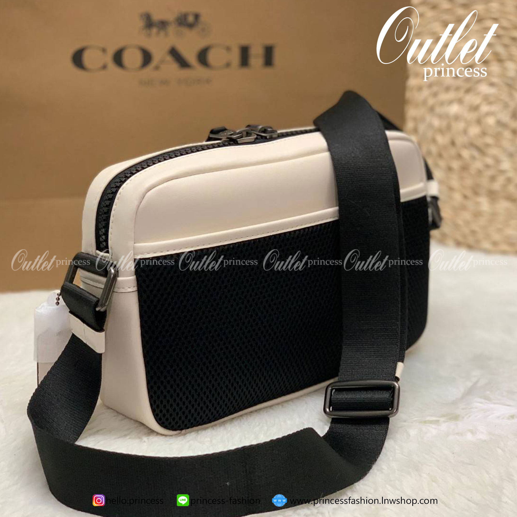 COACH EDGE CROSSBODY IN SIGNATURE CANVAS ((2338//2945)) 🌈สินค้าออกใหม่ พร้อมส่งค่ะ! กระเป๋าสะพายครอสบอดี้ร์ วัสดุหนังแท้ หนังนิ่มอย่างดีค่ะ ด้านหน้ามีช่องซิปซ่อนให้หนึ่งช่อง เปิดปิดช่องหลักแบบซิปคู่ภายในกว้าง ใส่ของได้จุเลยนะคะ มีช่องซิปและช่องเล็