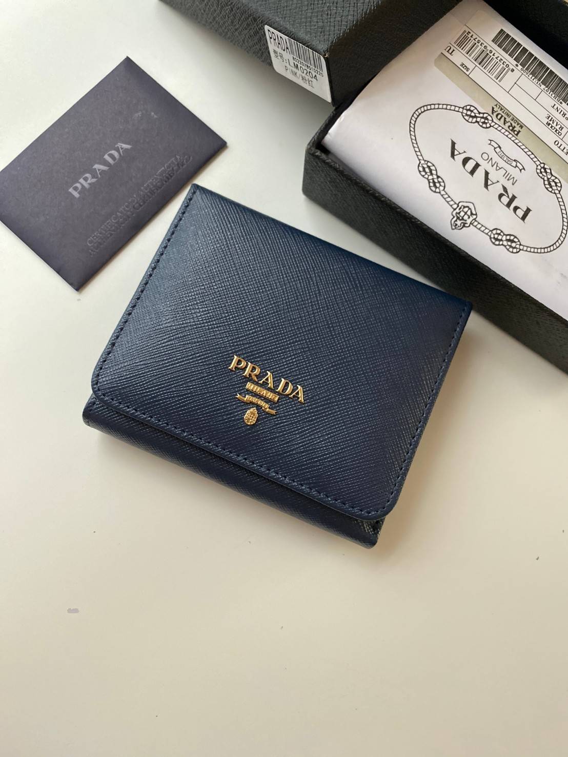 VIP หนังแท้ 】3พับ PRADA Saffiano Metal Tri-Fold Wallet Orchidea