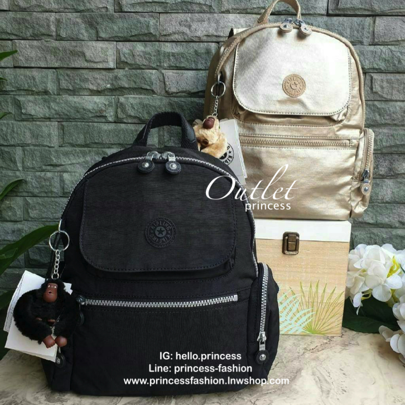 Kipling Matta Small Metallic Backpack รุ่น KI1490 คอลเลคชั่นใหม่ชนช้อป!!กระเป๋าเป้ขนาดกำลังดี วัสดุไนล่อนเคลือบกันน้ำ มีน้ำหนักเบา มีช่องเก็บของหลายช่อง แบ่งเป็นช่องด้านหน้า 2 ช่องและด้านข้างอีก 2 ช่อง ช่องใหญ่ปิดเปิดด้วยซิปคู่ภายในมีช่องซิป ช่องใส่ของจุก