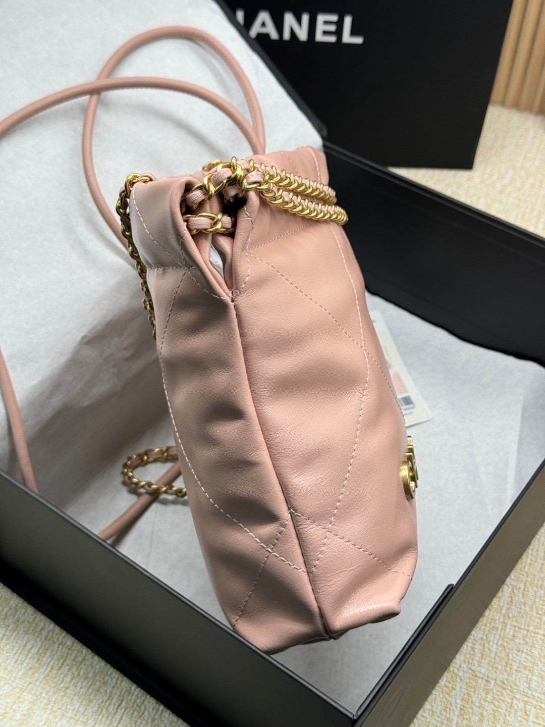 พร้อมส่ง 11 สี ORI หนังแท้ | CHANEL 22 Mini Handbag กระเป๋าสะพายสุดหรู รุ่นยอดนิยม 🤍 เกรดออริจินอล หนังแท้ ภาพถ่ายจากงานขายจริง ใช้งานต่างประเทศได้