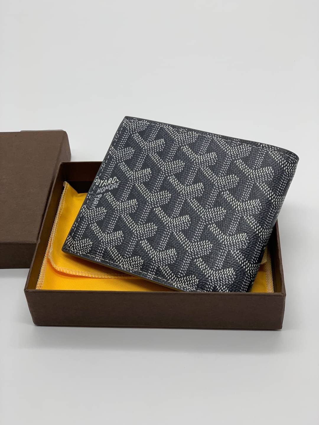 VIP GIFTbag 】GOYARD Victoire Bifold Wallet กระเป๋าสตางค์ผู้ชายใบสั้น พร้อมส่ง 4 สี พร้อมกล่องสวยหรูน่าใช้มากค่ะ