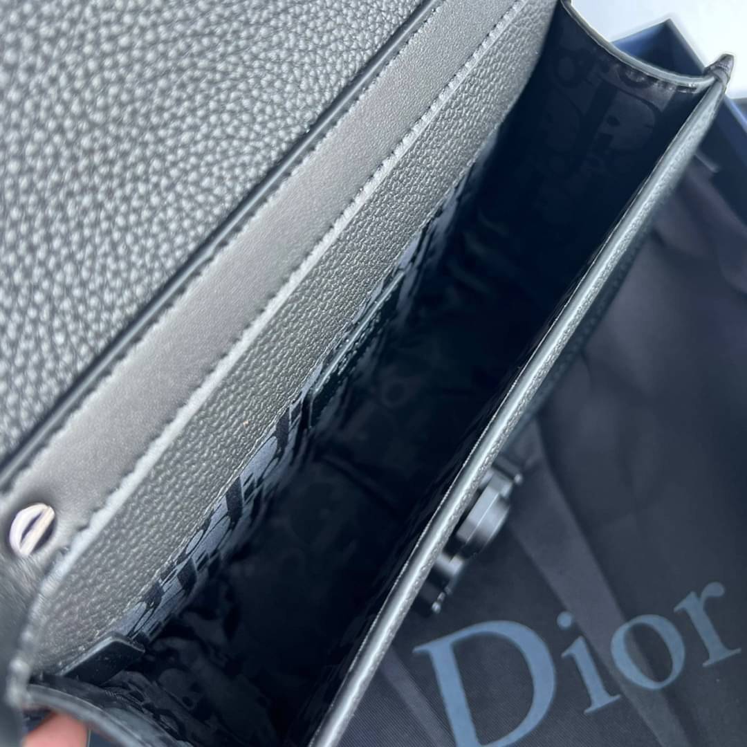Dior Messenger Gallop Bag / DIOR Mini Gallop Bag with Strap Black Grained Calfskin เกรดใช้งานสลับใบจริงได้ หนังแท้ เทพออริจินอล เป็นรุ่นสั่งทำพิเศษ ภาพสินค้าถ่ายจากงานขายจริงใช้งานต่างประเทศได้
