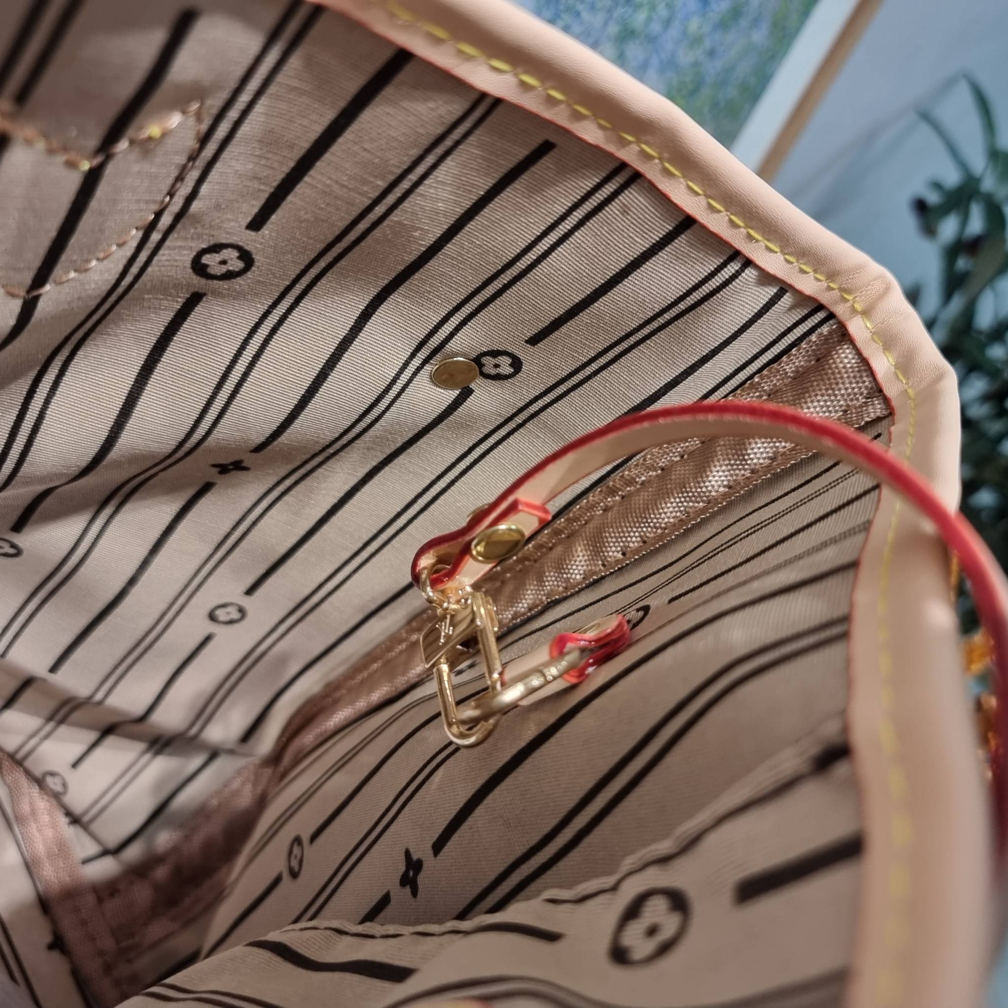 LV Neverfull Monogram / LV 2IN1 TOTE SET กระเป๋าสะพายไหล่ใบใหญ่ทรง tote มาพร้อมใบลูก คลาสสิคที่สุด เป็นอีกรุ่นที่มีคนใช้กันทั่วบ้านทั่วเมือง ฮิตแบบไม่ต้องพูดเยอะ