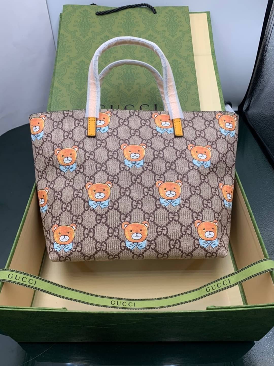 VIP 】Animal-Friendly Gucci Kid Tote Bag งานหนังแท้ทรงตั้งสวย ขนาดกะทัดรัด จุของได้เยอะ ใช้ได้ทั้งเด็กและผู้ใหญ่ น่ารักมากค่ะ **รุ่นขายดีตลอดกาล**