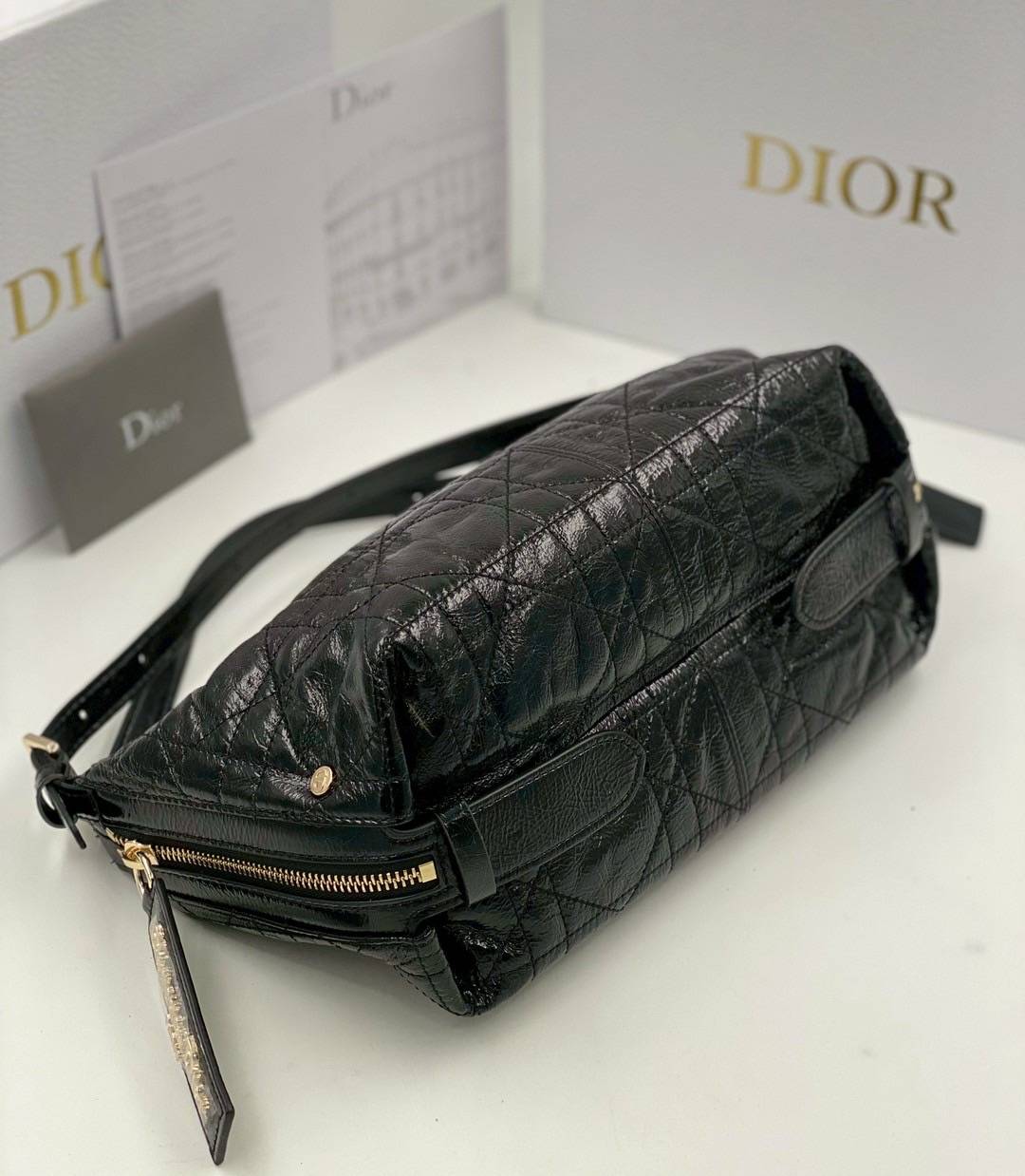 ORI หนังแท้ | DIOR D-Journey bag in leather กระเป๋าสะพายโฮโบทรงสวย รุ่นใหม่ล่าสุด ดีไซน์เรียบหรูลัคชูที่สุด มาพร้อมสายสะพาย2เส้นคู่แบบใหม่สุดเก๋
