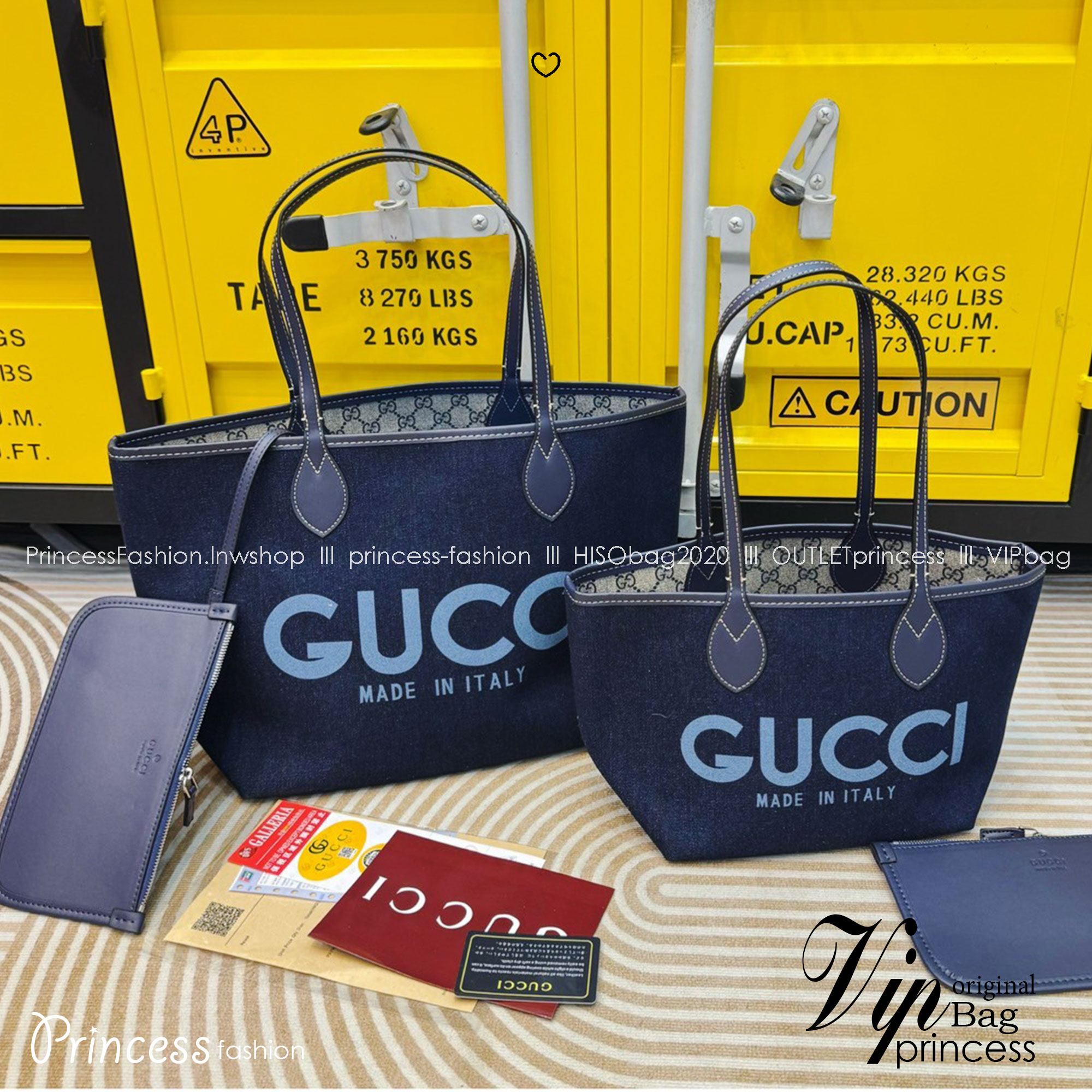 GUCCI Totissima reversible tote bag กระเป๋าสะพายทรงโท้ทเดนิม ใหม่ล่าสุด กลับด้านใช้ได้ 2 ด้านสวยเริ่ดมากๆ ด้านเดนิมสีเข้มพิมพ์ชื่อแบรนด์สวยโดดเด่น อีกด้านลายโมโนแกรมเต็มใบ ปรับใช้งานได้ไม่มีเบื่อ