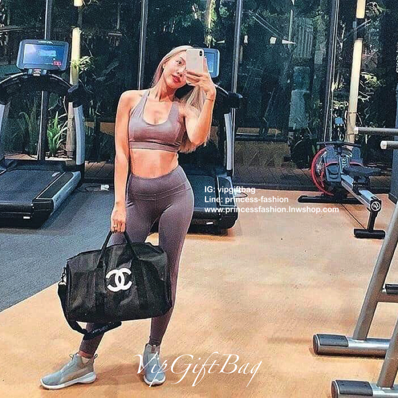 Chanel travel & fitness bag กับ Chanel Travel Bag Gym Duffel Weekend ตัวกระเป๋าเป็นผ้า Oxford หนาอย่างดี
