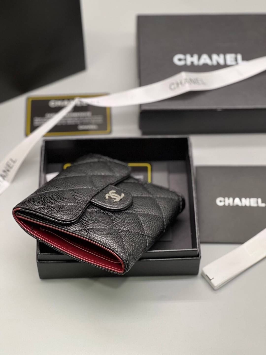 CHANEL Wallet Tri-fold Caviar / Chanel Short Wallet หนังคาเวียร์ กระเป๋าสตางค์ชาแนลใบสั้น เกรดออริจินอล ภาพถ่ายจากงานขายจริง ใช้งานต่างประเทศได้