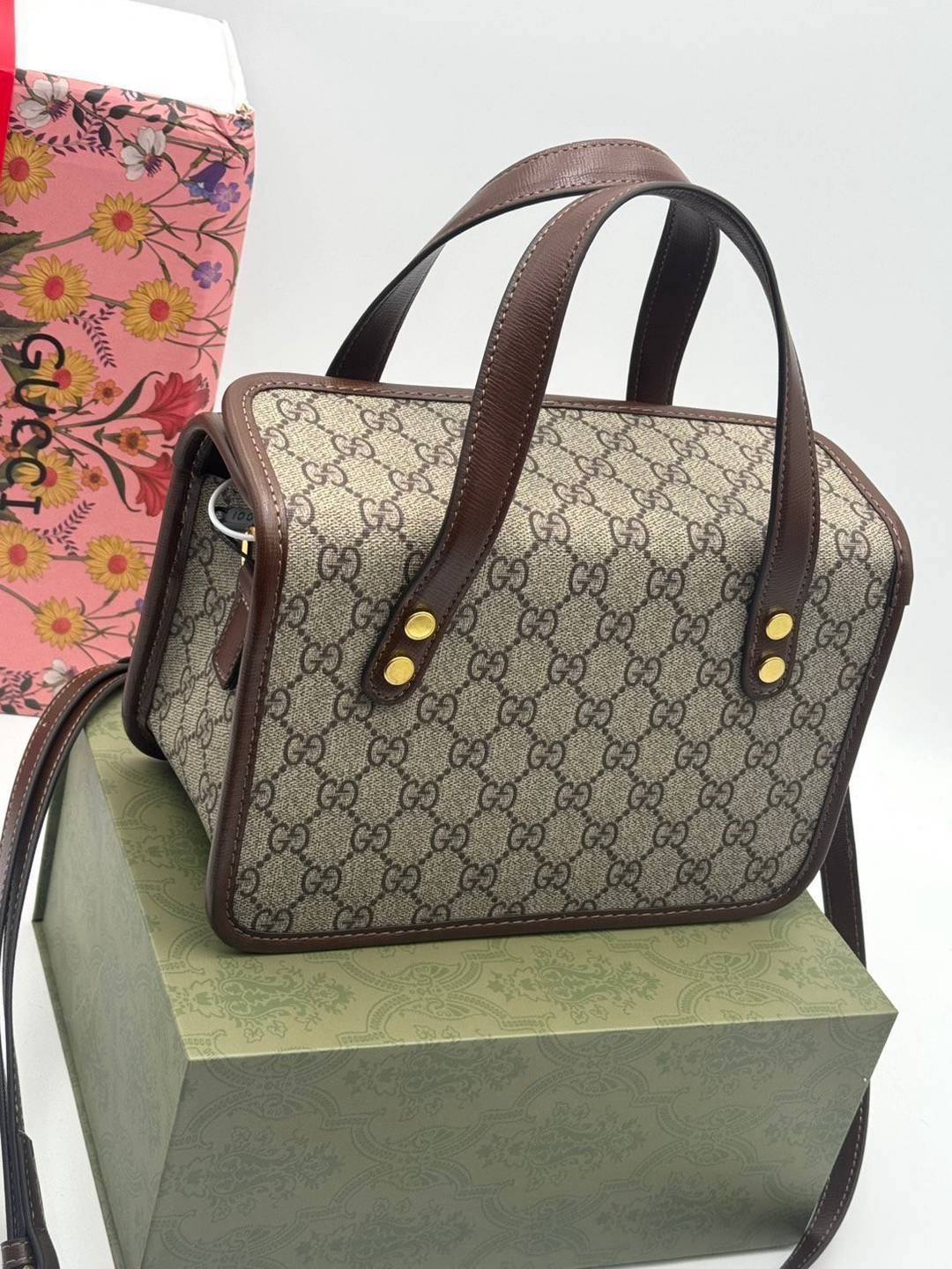 GUCCI Horsebit 1955 Top Handle Bag กระเป๋าสะพายรุ่นลิมิเต็ต ทรงกล่องสวยอยู่ทรง ดีไซน์เป็นเอกลักษณ์ ใช้งานง่าย