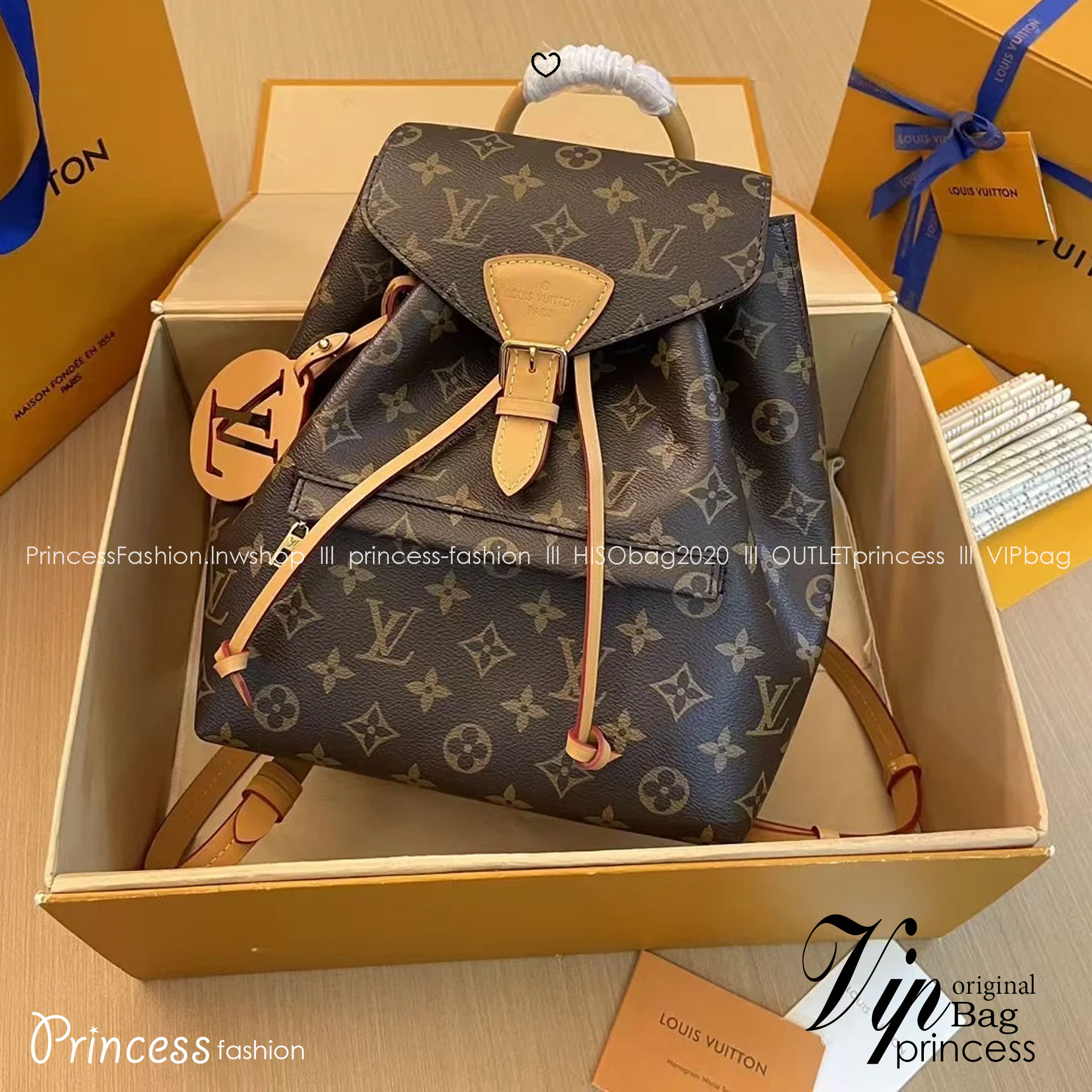 LV Montsouris PM Backpack กระเป๋าเป้ดีไซน์เรียบหรูเป็นเอกลักษณ์ จะถือหรือสะพายข้างก็สวยติดแกลม ขนาดกำลังสวยน่าใช้ตอบโจทย์แน่นอน