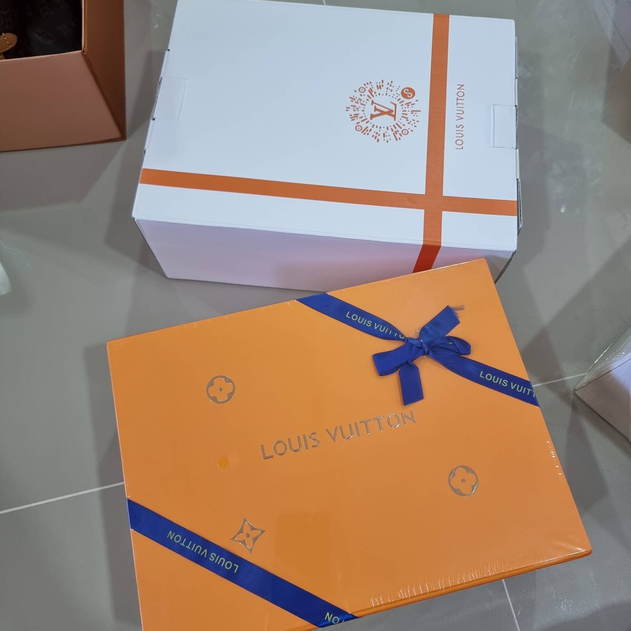 LV LOCKY BB MONOGRAM กระเป๋าสะพายข้าง ดีไซน์หรู ใหม่ล่าสุด สวยถึงบ้านได้ก่อนใคร มีใช้เลิศๆทันปีใหม่แน่นอน คุ้มที่สุด โดดเด่นด้วยอะไหล่ดัมมี่รูปกุญแจสีทอง