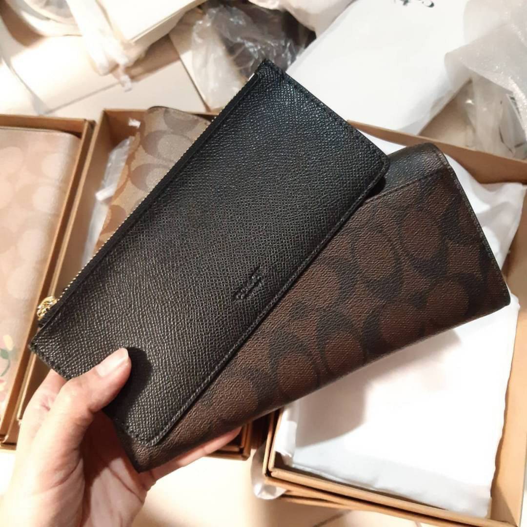 ของแท้ COACH F52601 POP SLIM ENVELOPE WALLET IN SIGNATURE กระเป๋าสตางค์รุ่นฝาพับ ดีไซน์เรียบหรู คลาสสิค ใช้งานง่ายและสะดวกมากๆ