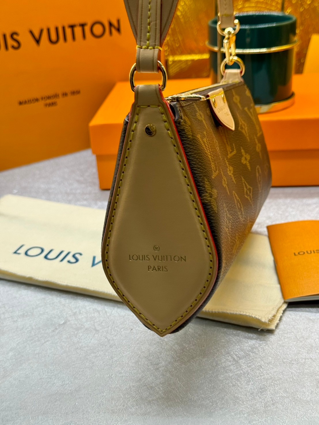 LV Pochette Tirette Monogram Bag กระเป๋าทรงพอช เกรดท็อปออริ 1:1 เกรดดีสุด สลับแท้ ใช้งานต่างประเทศได้