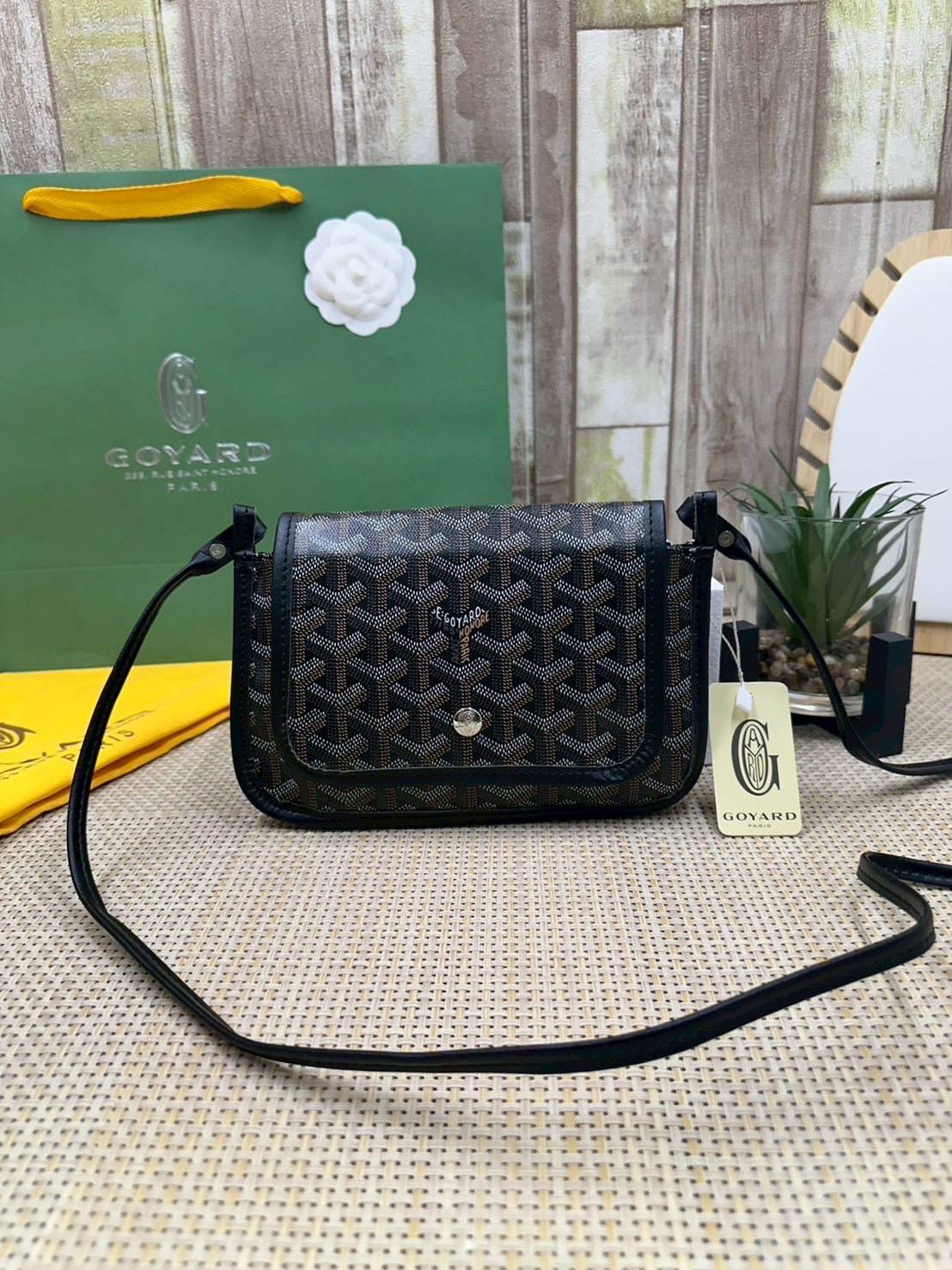 พร้อมส่ง 10 สี ORI หนังแท้ | GOYARD Plumet pouch-wallet กระเป๋าสะพายใบเล็กกะทัดรัด ดีไซน์กระเป๋าสตางค์ Plumet ดีไซน์มาพร้อมช่องใส่เหรียญ ธนบัตร และบัตรต่างๆ