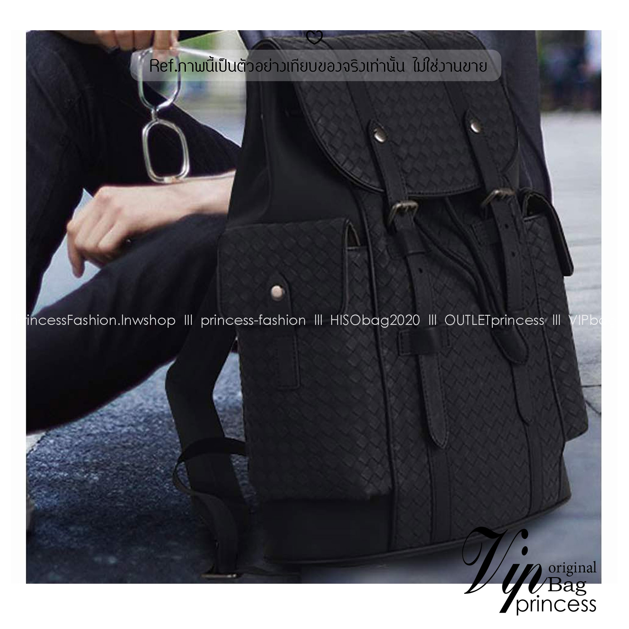 Bottega Veneta Shadow Signature Flap Backpack กระเป๋าเป้ โดดเด่นด้วยงานสานตารางสวยคลาสสิคเรียบหรูเป็นเอกลักษณ์ ดีไซน์เรียบง่าย แต่ดูแพง กิมมิคที่ใครๆก็อยากเป็นเจ้าของ