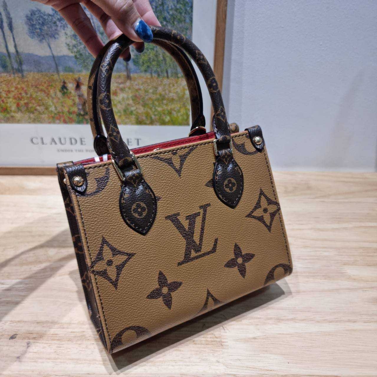 LV OnTheGo BB bag / LV Monogram Tote Bag กระเป๋าทรงโท้ทที่ใครเห็นต้องเป็นคลั่งรัก ยอดฮิต คลาสสิค ผู้ดี หรูหราได้ทุกลุค ทุกสไตล์ มาใหม่ในขนาดมินิมิใจ เกรดวีไอพี ไฮเอน 1:1
