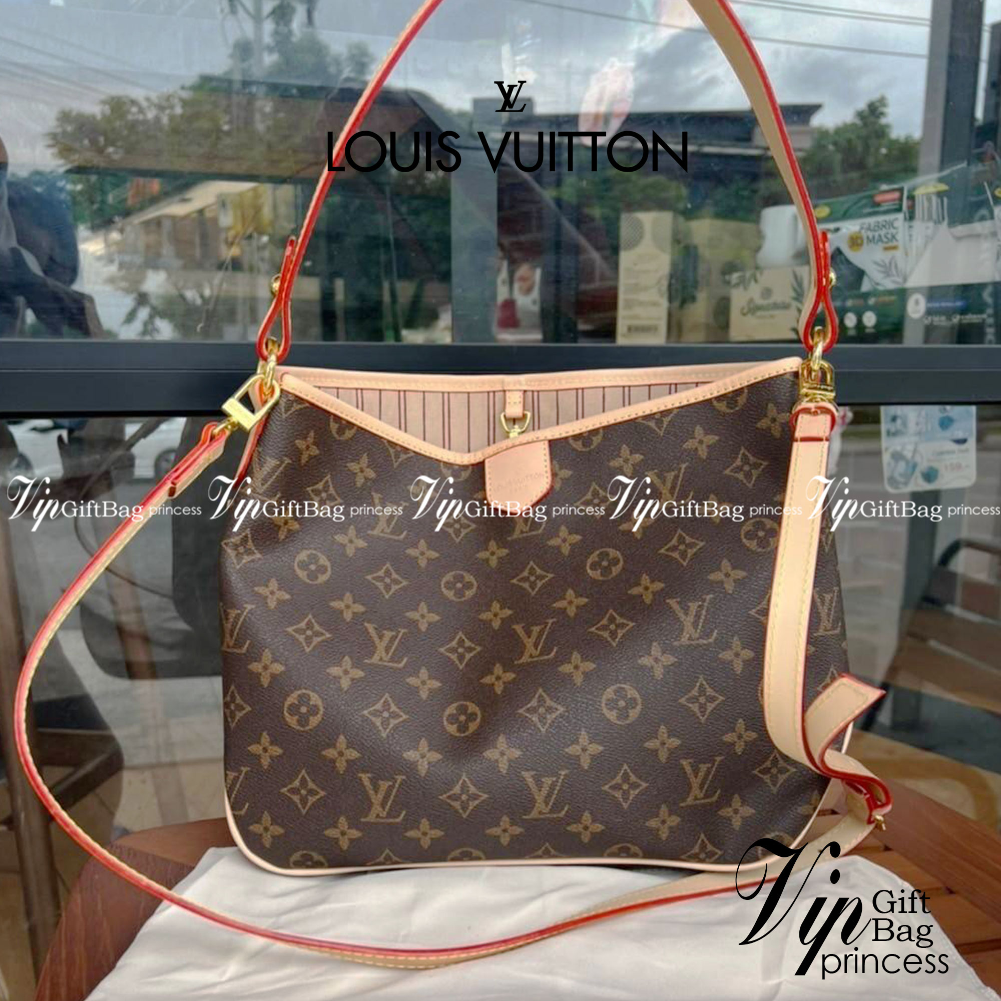 Louis Vuitton Monogram Delight Canvas กระเป๋าสะพายข้างทรงสูงใบใหญ่หนังแกะสังเคราะห์ หูหิ้วปั้มโลโก้ ด้านในมี1ช่องซิป 1ช่องใส่ของจุกจิ๊ก อะไหล่ทองหรูหรา มีสายยาว ถอดสายได้ ปรับระดับได้ จุของได้เยอะ หรูหรา สวยงาม เหมาะกับทุกโอกาศ ต้องมีติดตู้ห้ามพลาดเลยค่า