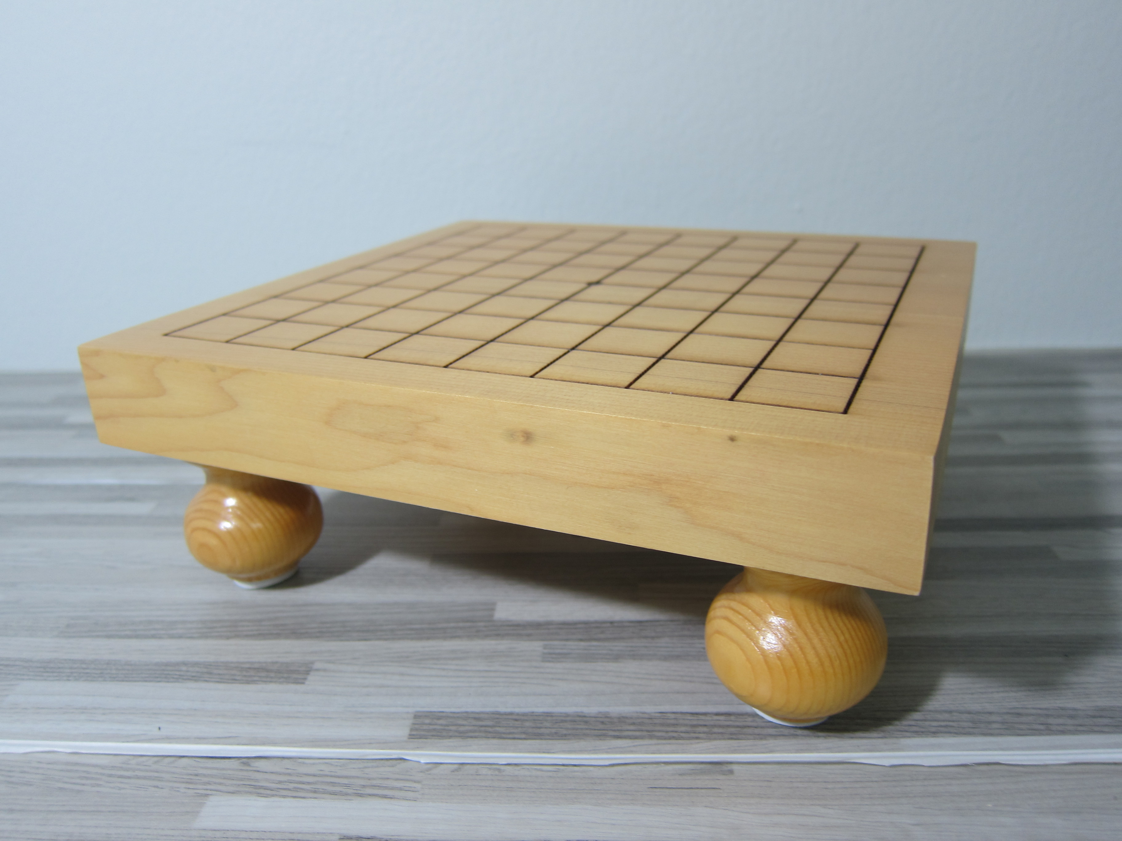 ชุดหมากล้อมกระดาน9เส้นแบบมีขาตั้งพร้อมเม็ดหมาก