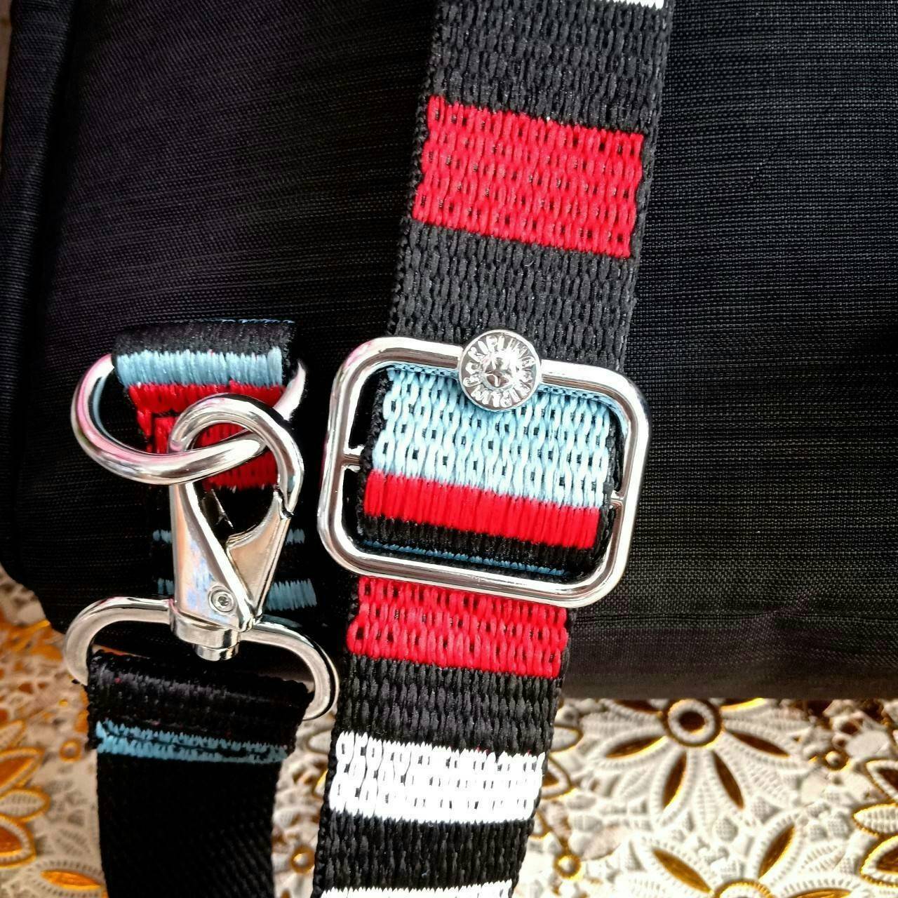 KIPLING 2WAYS MINI BACKPACK 👍กระเป๋าสะพาย2Wayรุ่นใหม่วัสดุ Nylon & Polyester 100% 👍หูหิ้วมีลายปั้มแบรนด์ 👍สายสะพายยาวเลื่อนปรับได้ถอดได้ 👍สามารถถือหรือสะพายได้ จะสะพายไหล่ สะพายเฉียง Crossbody หรือจะคล้องสายเป็นเป้สะพายหลัง