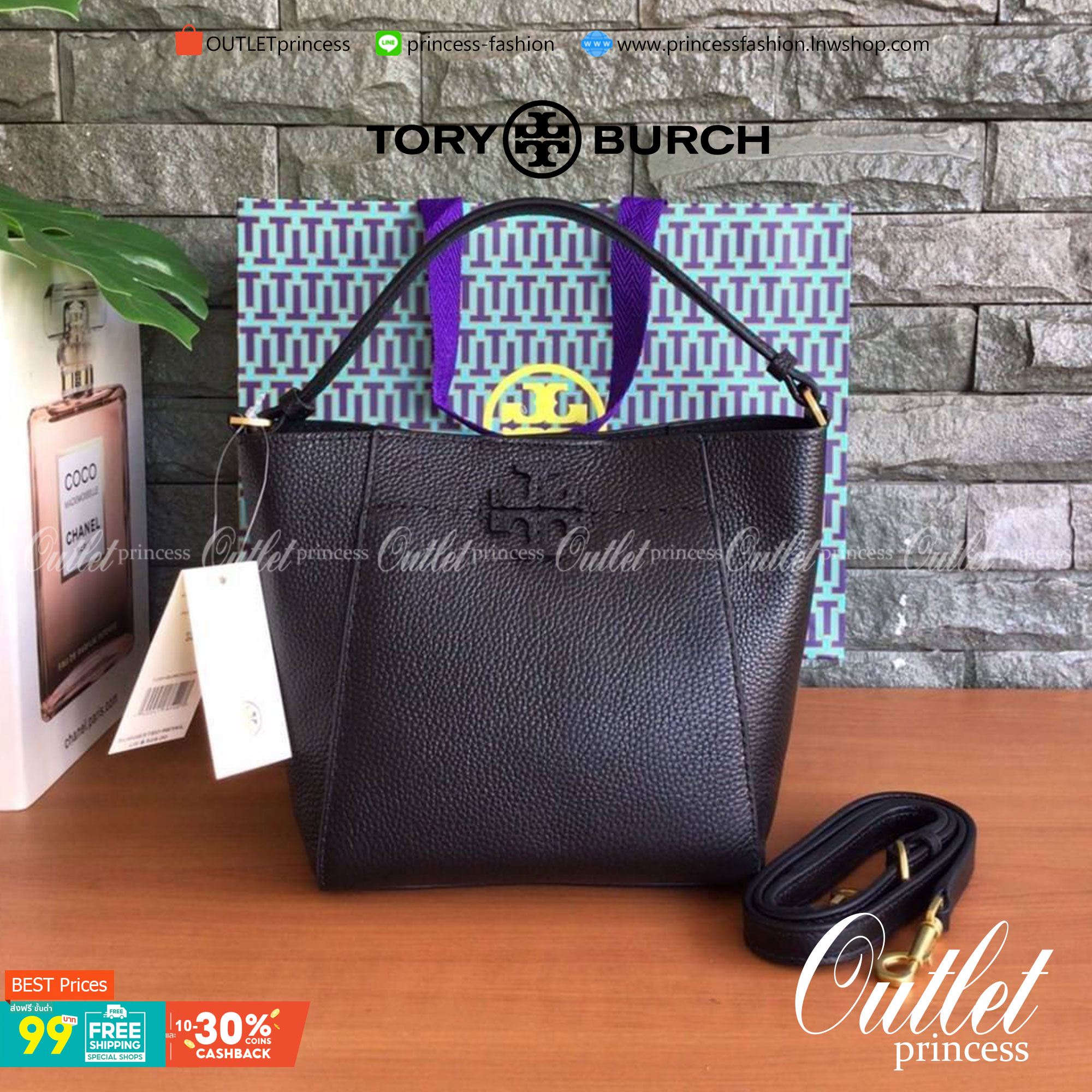 คอลเลคชั่นขายดี มากี่รอบๆ ก็หมดไวทุกรอบ!! TORY BURCH MCGRAW MINI BUCKET BAG กระเป๋าสะพาย และ ถือ คล้องแขน ทรงถัง สะพายได้ 2 ทรง ผลิตจากหนังแท้ หนังลูกวัว หนังนุ่ม หนังหอม น้ำหนักเบามากกก!! หนังลื่น นิ่มสวยมากๆ!! ด้านหน้าประดับโลโก้แบรนด์ ภายในโล่งกว้าง มี