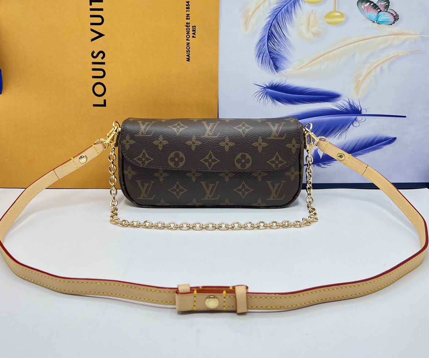 LV Wallet on Chain Ivy / LV IVY BAG กระเป๋าสะพายรุ่นยอดนิยม ใช้งานได้ทั้งธีมกลางวันและกลางคืน สวยหรู ดูแพงที่ถูกต้องมาก เกรดออริ 1:1 ใช้งานต่างประเทศได้