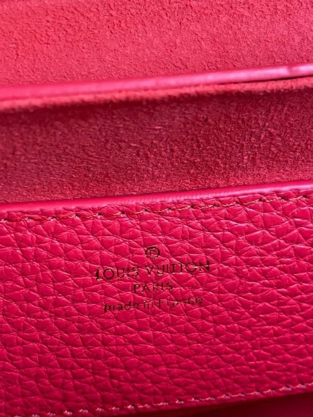 หนังแท้ LOUIS VUITTON Scrunchie Twist Bag พร้อมส่งที่ไทย เกรดออรินอลงานหนังแท้ทั้งใบ ภาพสินค้าถ่ายจากงานขายจริง ใช้งานต่างประเทศได้